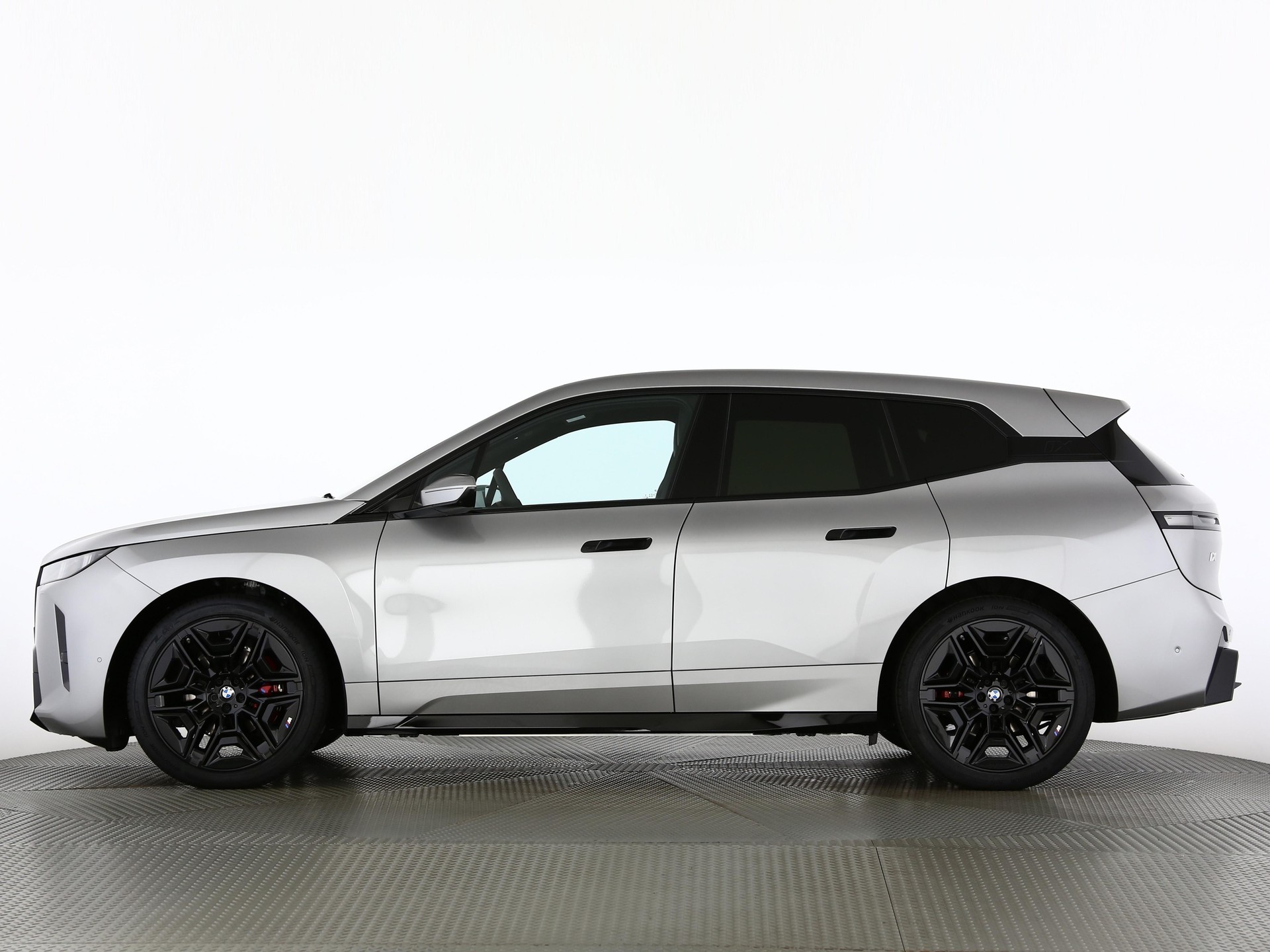 BMW iX xDrive60-image-2