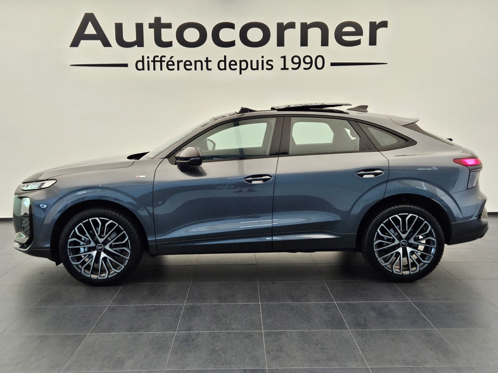 AUDI Q3 Sportback TFSI quattro 150 kW S tronic-showroom-element-1