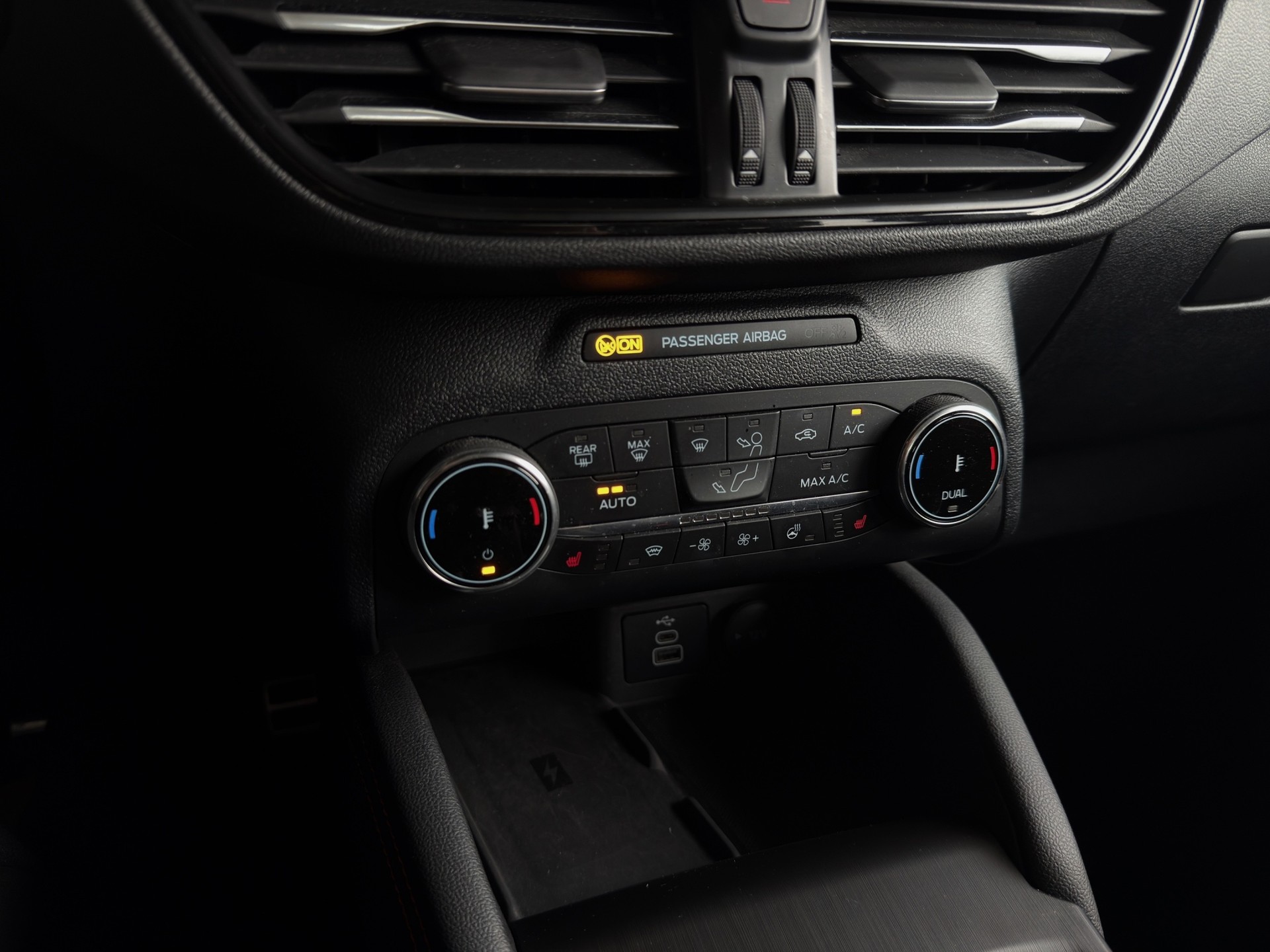FORD Kuga 2.5 PHEV ST-Line X 2WD-image-15