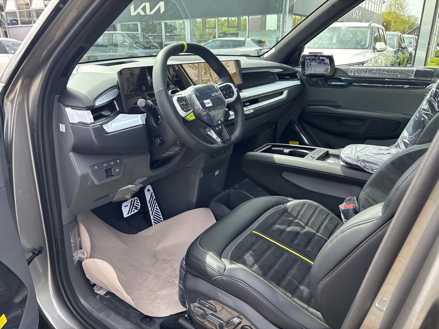 KIA EV9 99,8 kWh GT 4x4 7 Sitzer mit Sportpaket-image-8