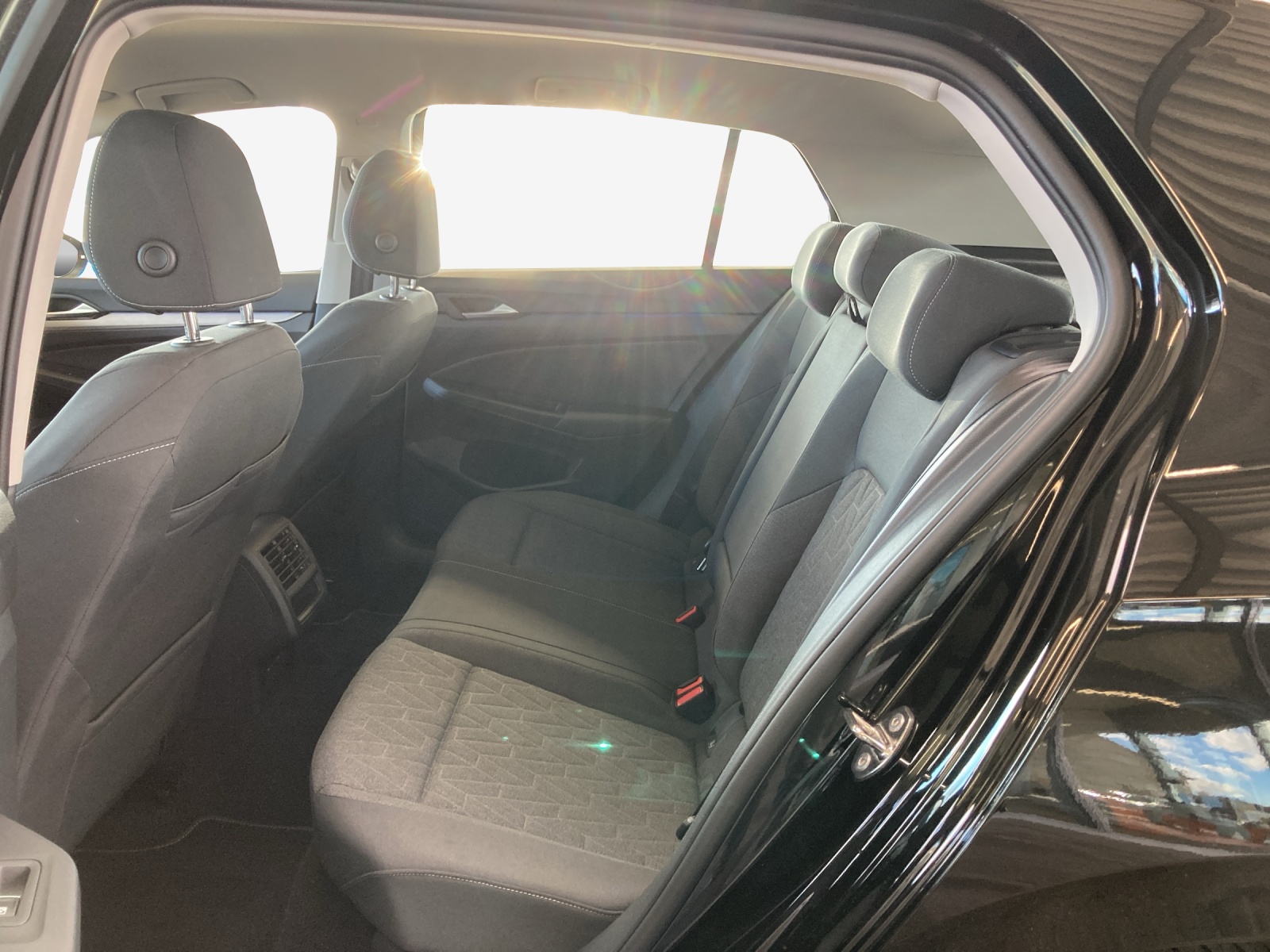 VW Golf 1.5 e TSI mHEV Life DSG-image-11