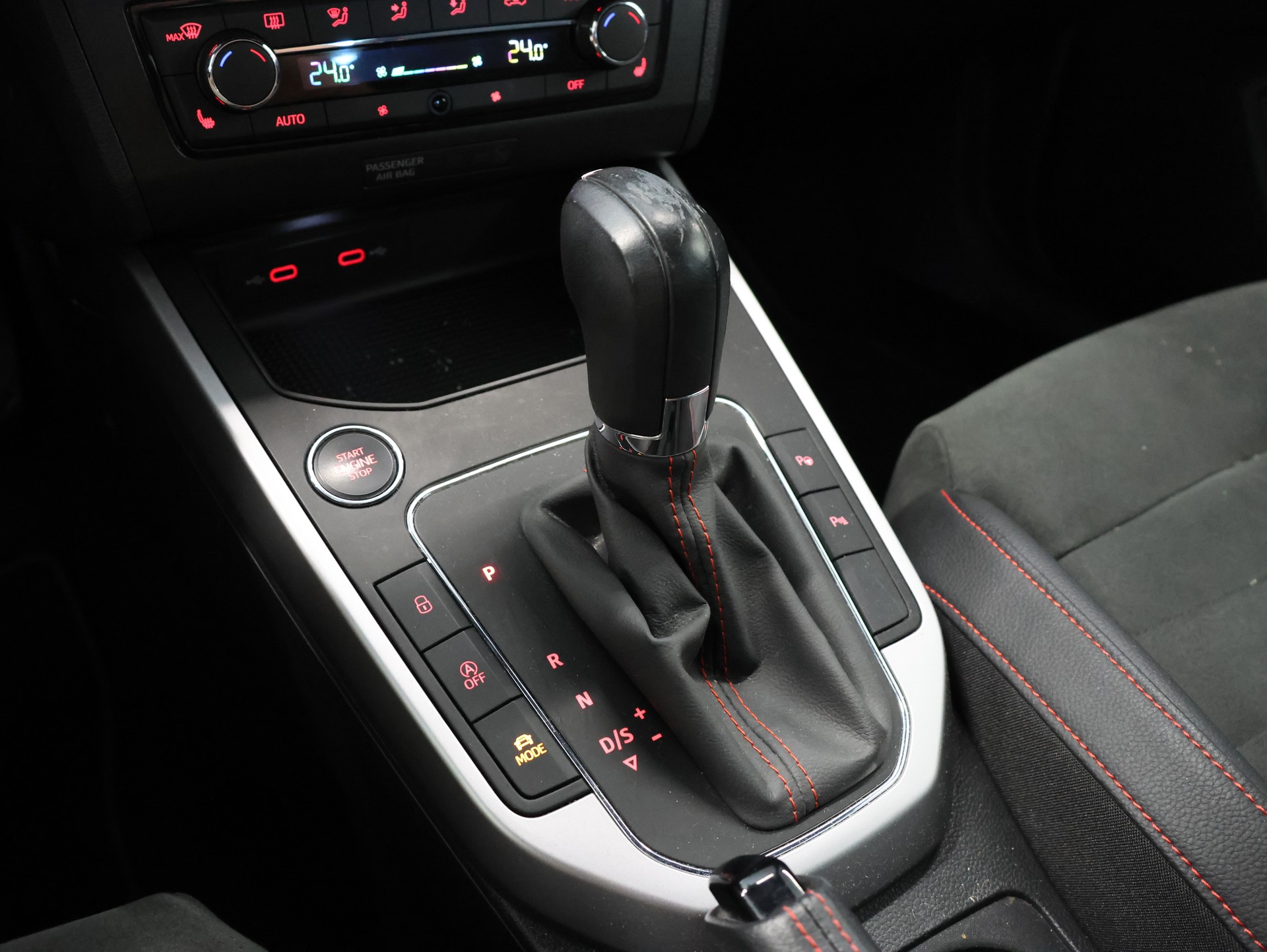 SEAT Arona 1.0 TSI Eco DSG SWISS FR *360 Kamera* *Carplay* *Sitzheizung*-image-24