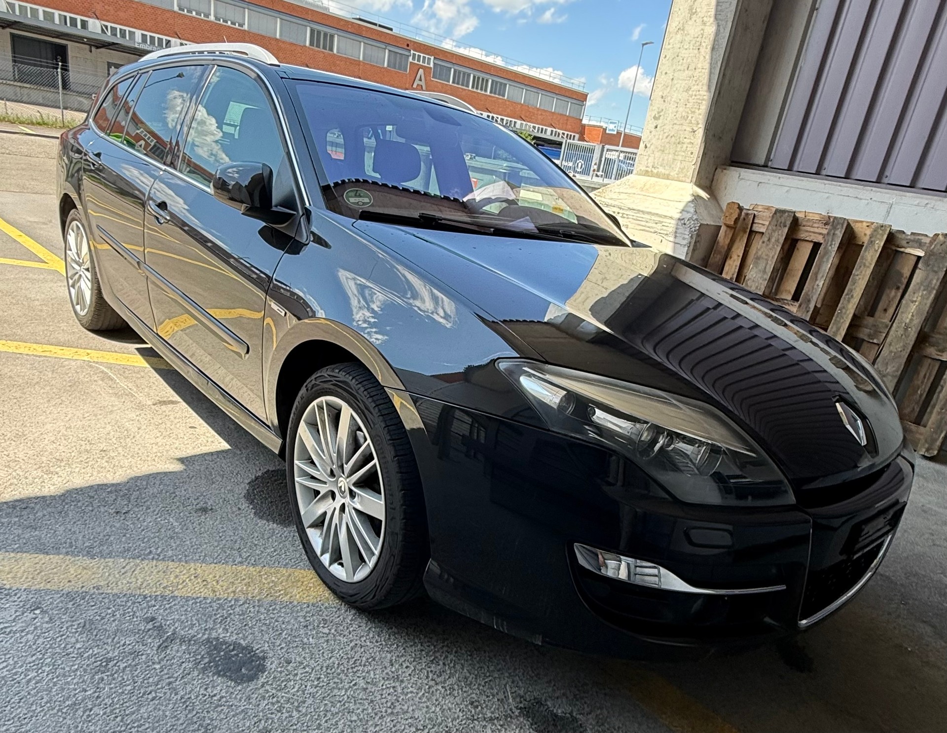 RENAULT Laguna Grandtour 2.0 dCi Bose-image-2