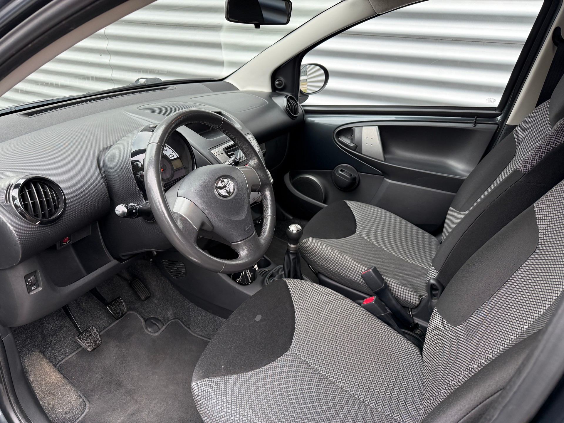 TOYOTA Aygo 1.0 VVT-i Luna-image-3