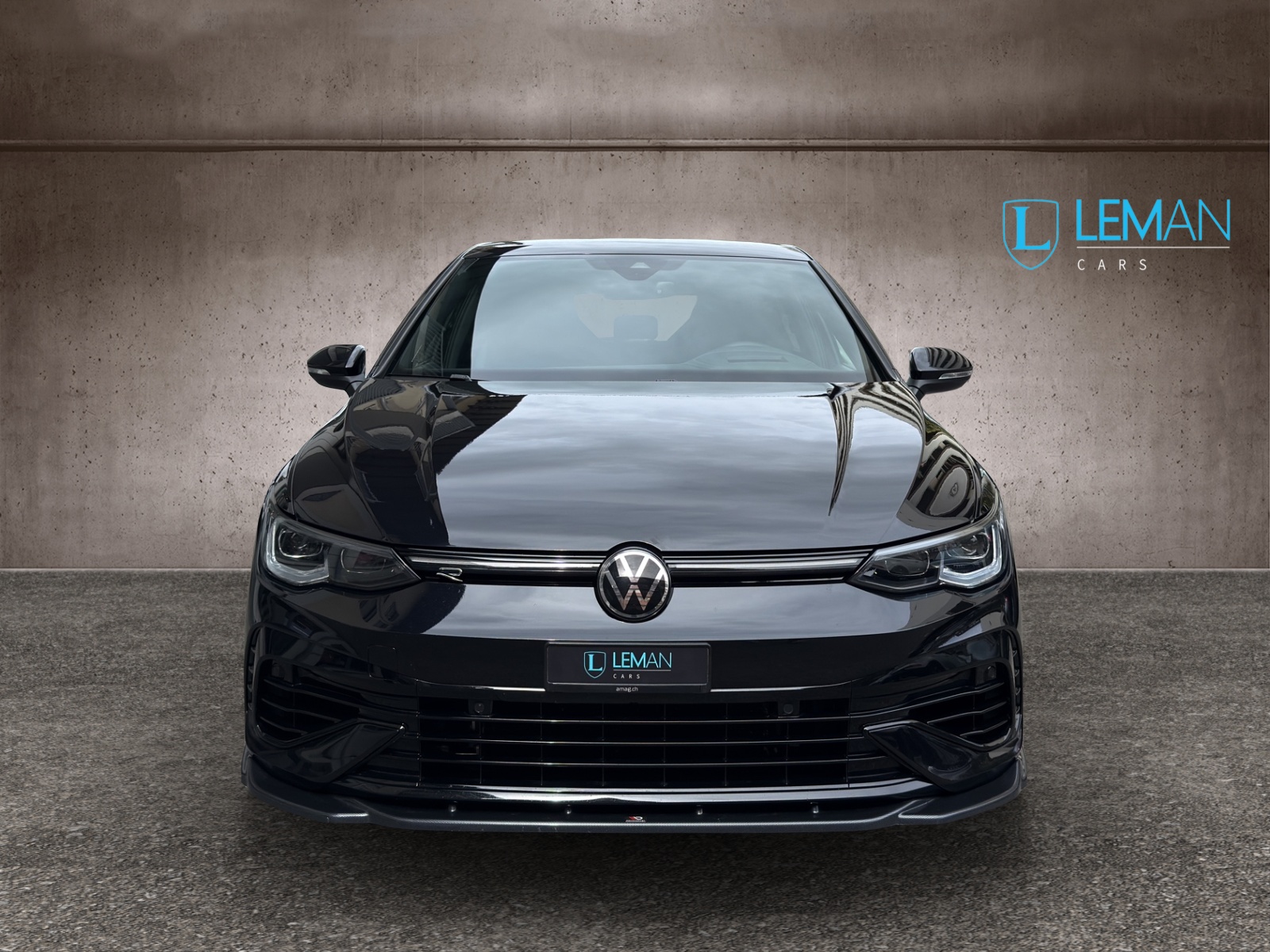 VW Golf 2.0 TSI R DSG 4Motion-image-1