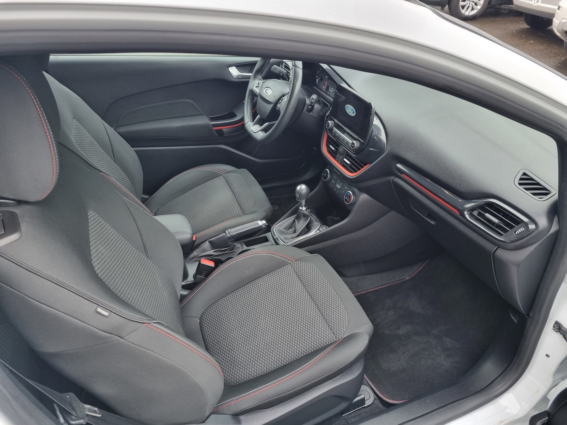 FORD Fiesta 1.0 SCTi Business-image-4