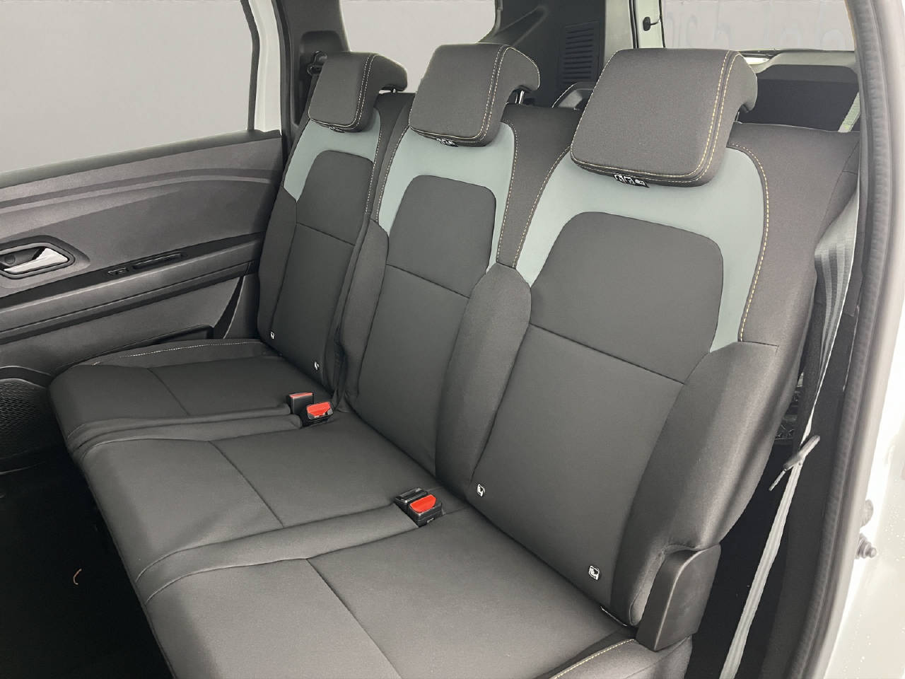 DACIA Jogger 1.8 Hybrid Extreme-image-16