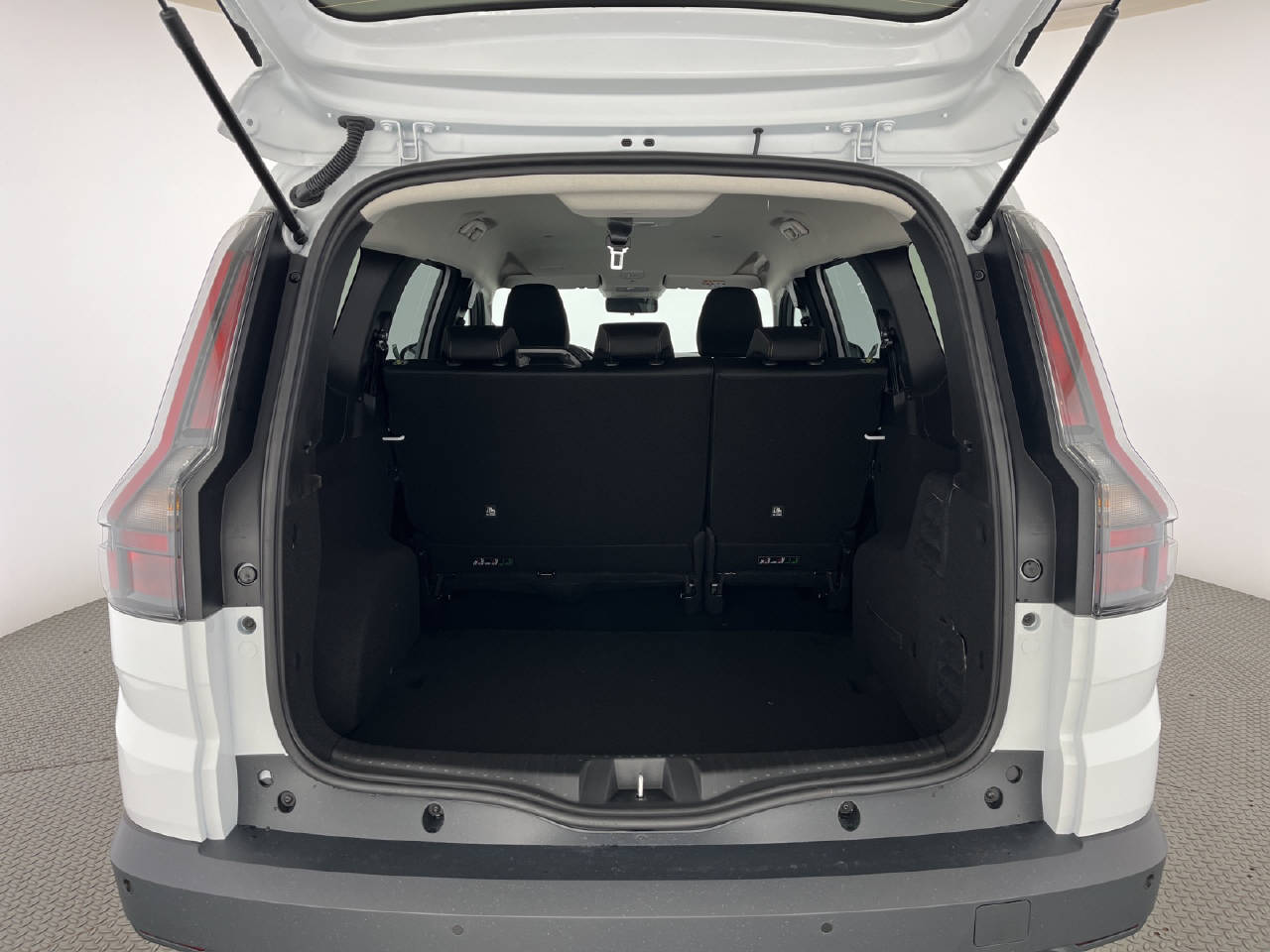 DACIA Jogger 1.8 Hybrid Extreme-image-17