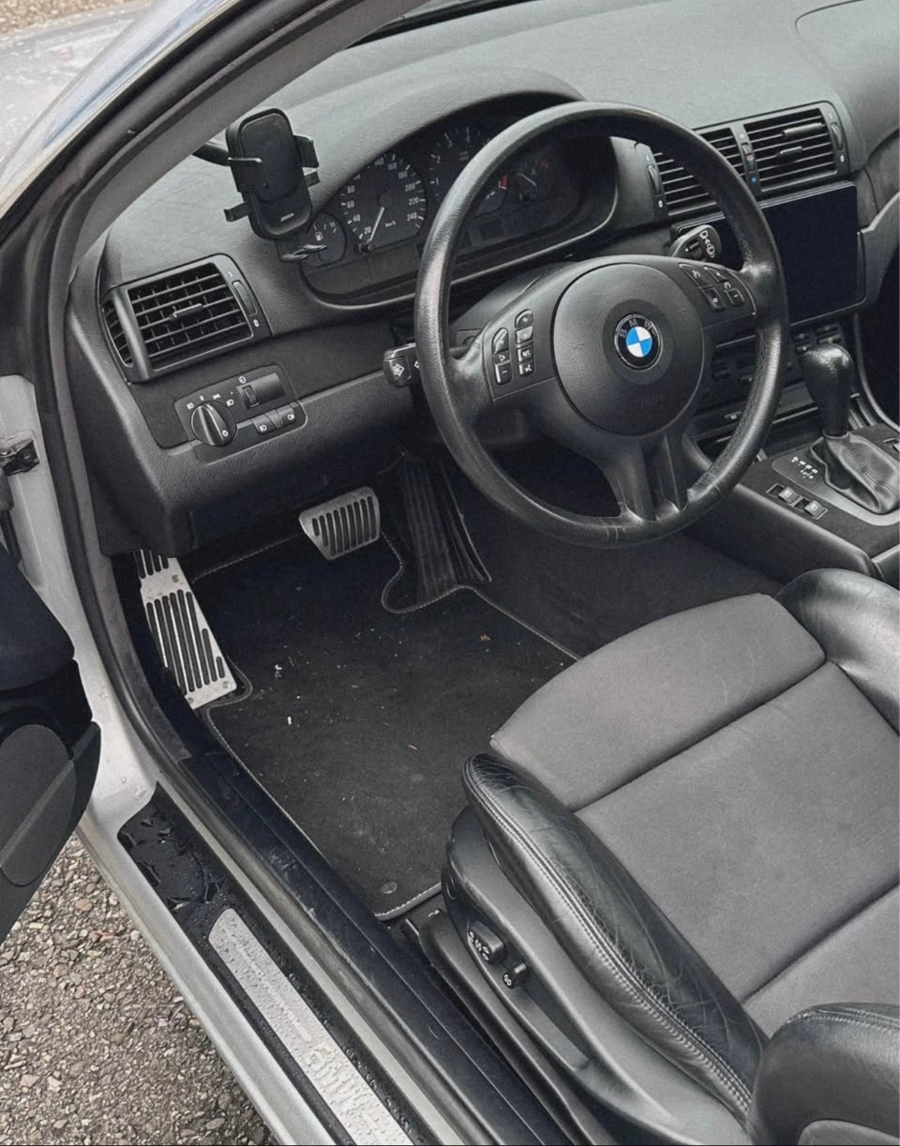 BMW 320Ci-image-4