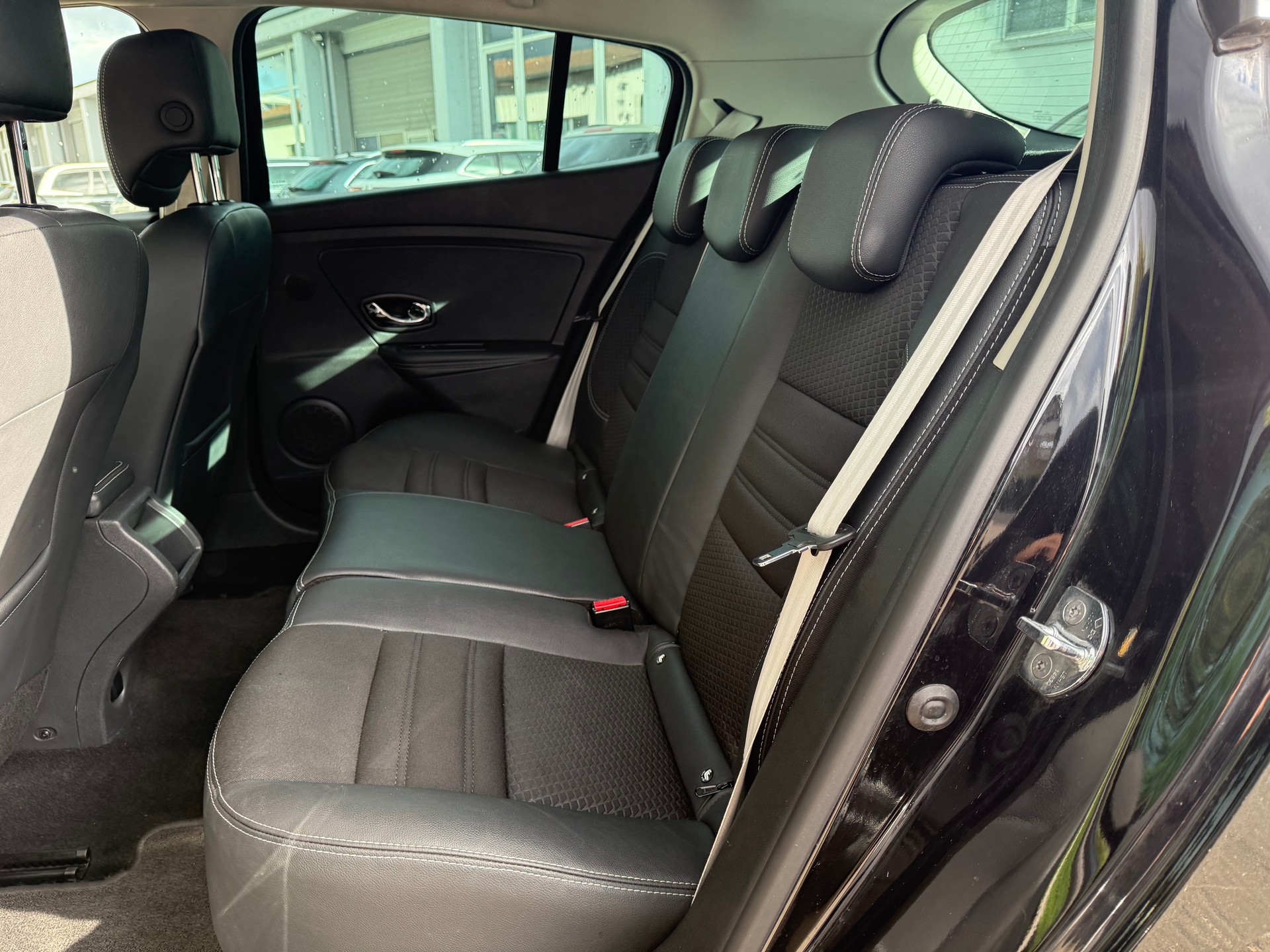 RENAULT Mégane 1.2 16V Turbo Bose EDC-image-9