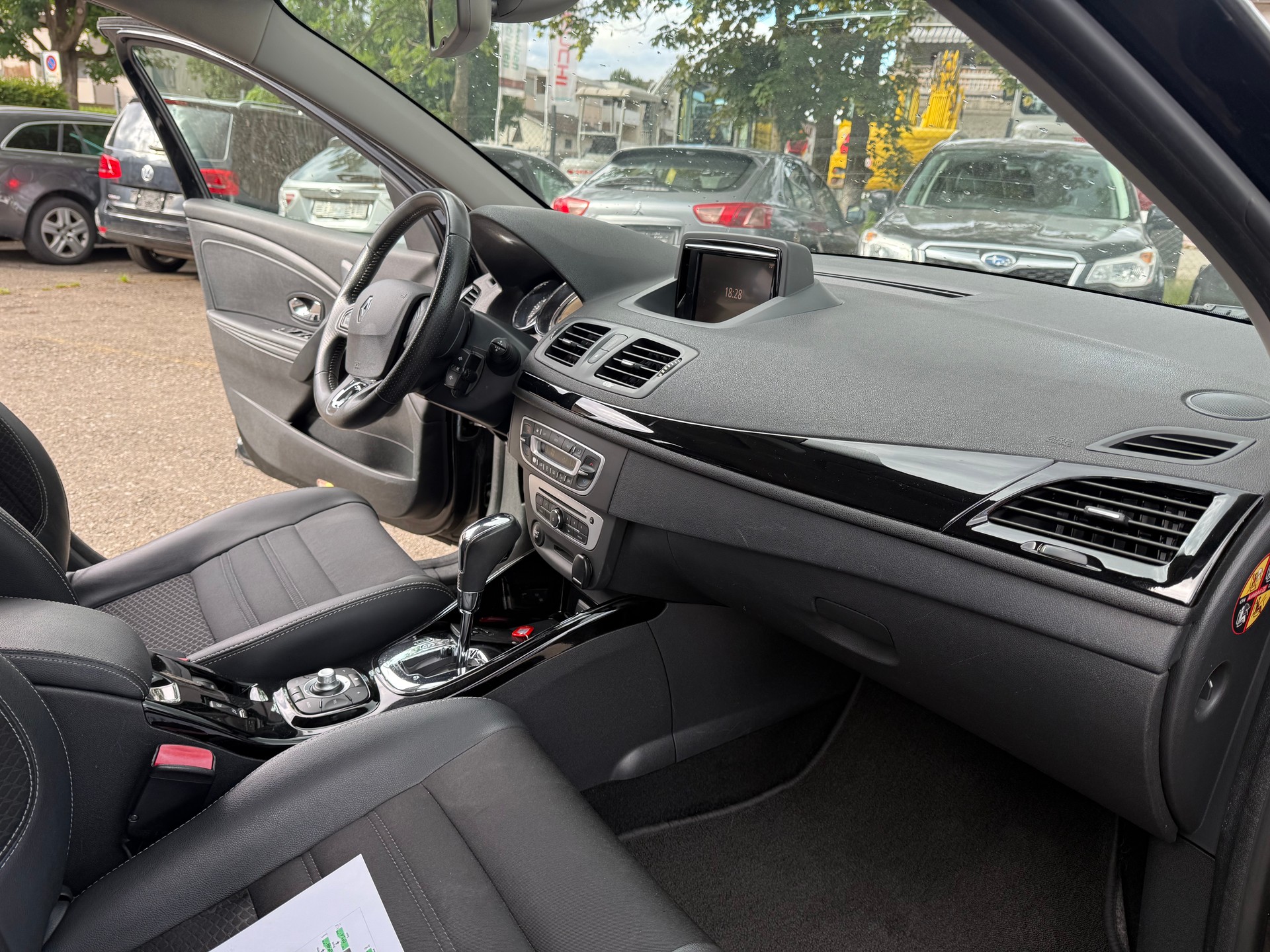 RENAULT Mégane 1.2 16V Turbo Bose EDC-image-6