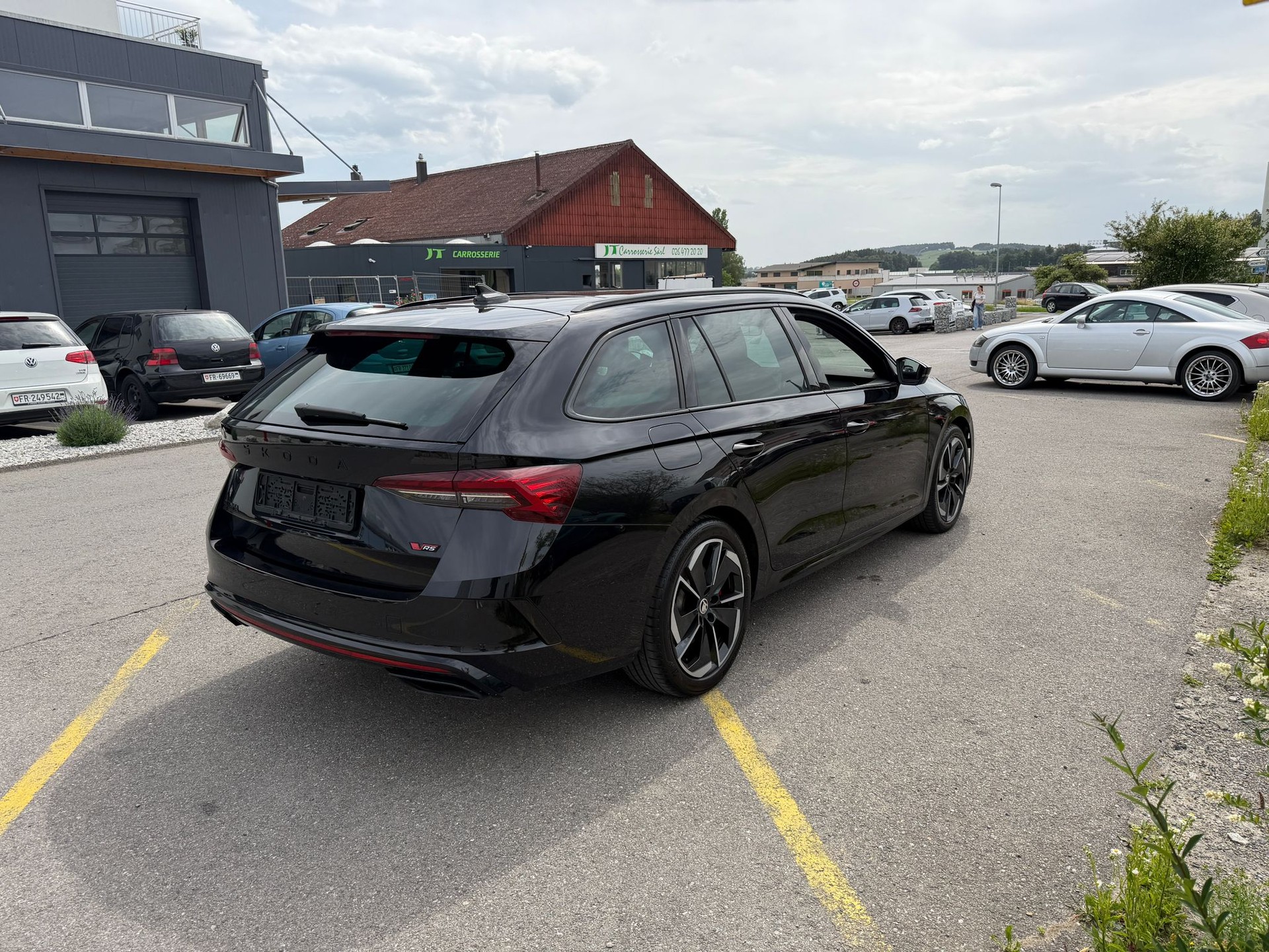 SKODA Octavia Combi 2.0 TSI DSG RS-image-2