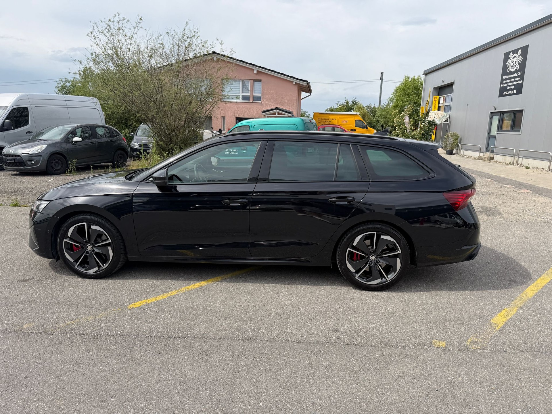 SKODA Octavia Combi 2.0 TSI DSG RS-image-5