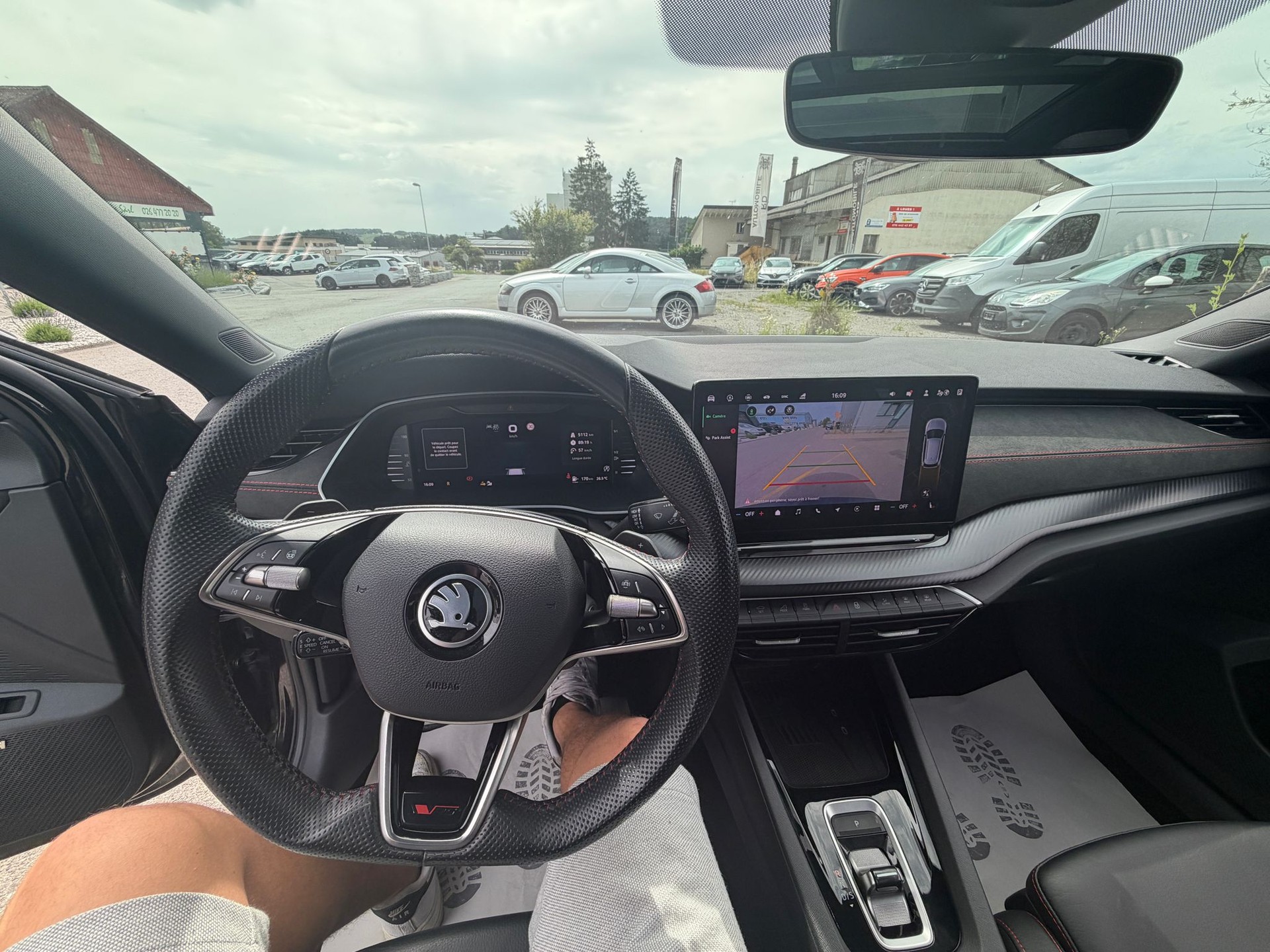 SKODA Octavia Combi 2.0 TSI DSG RS-image-8