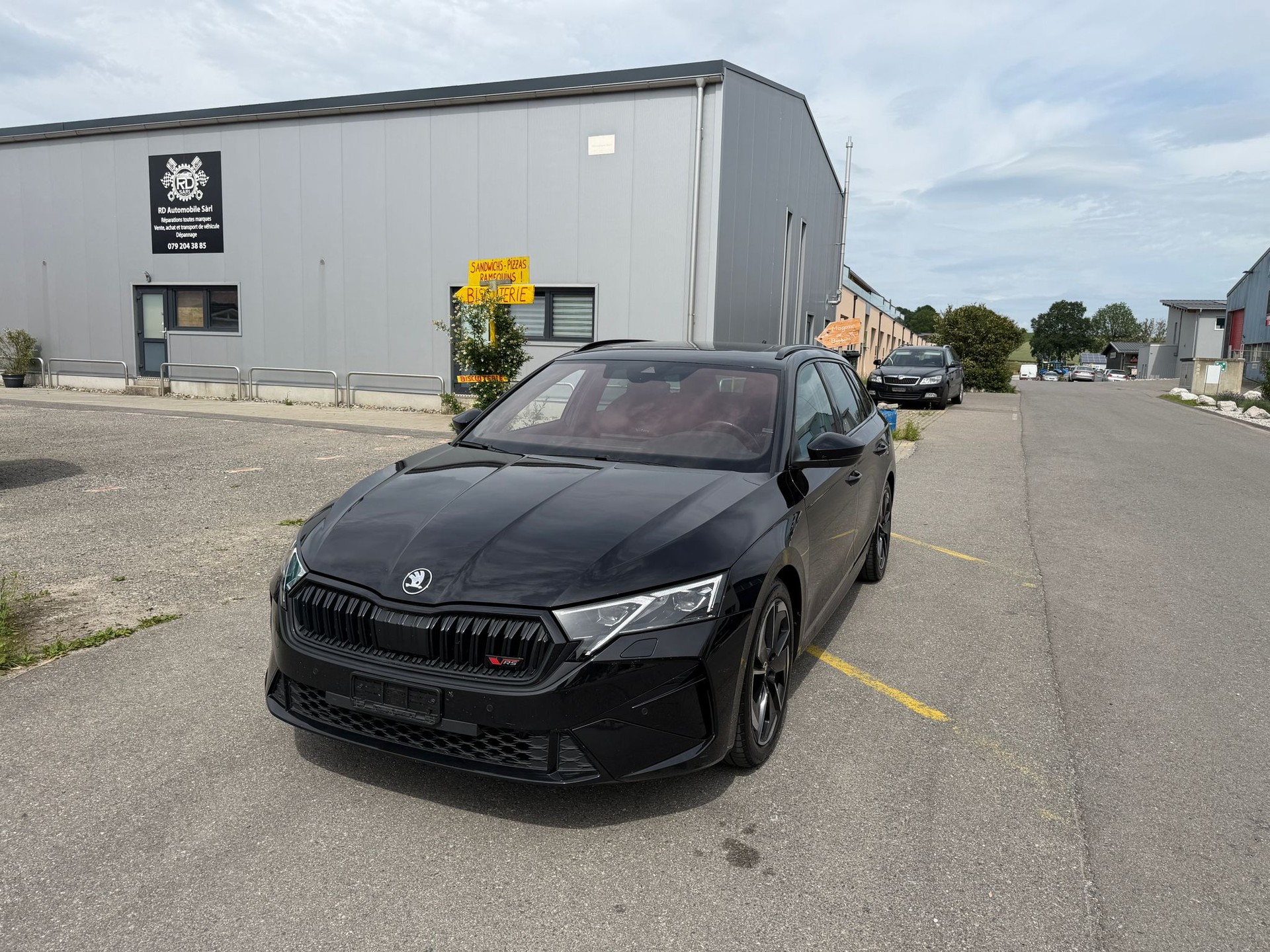 SKODA Octavia Combi 2.0 TSI DSG RS-image-7