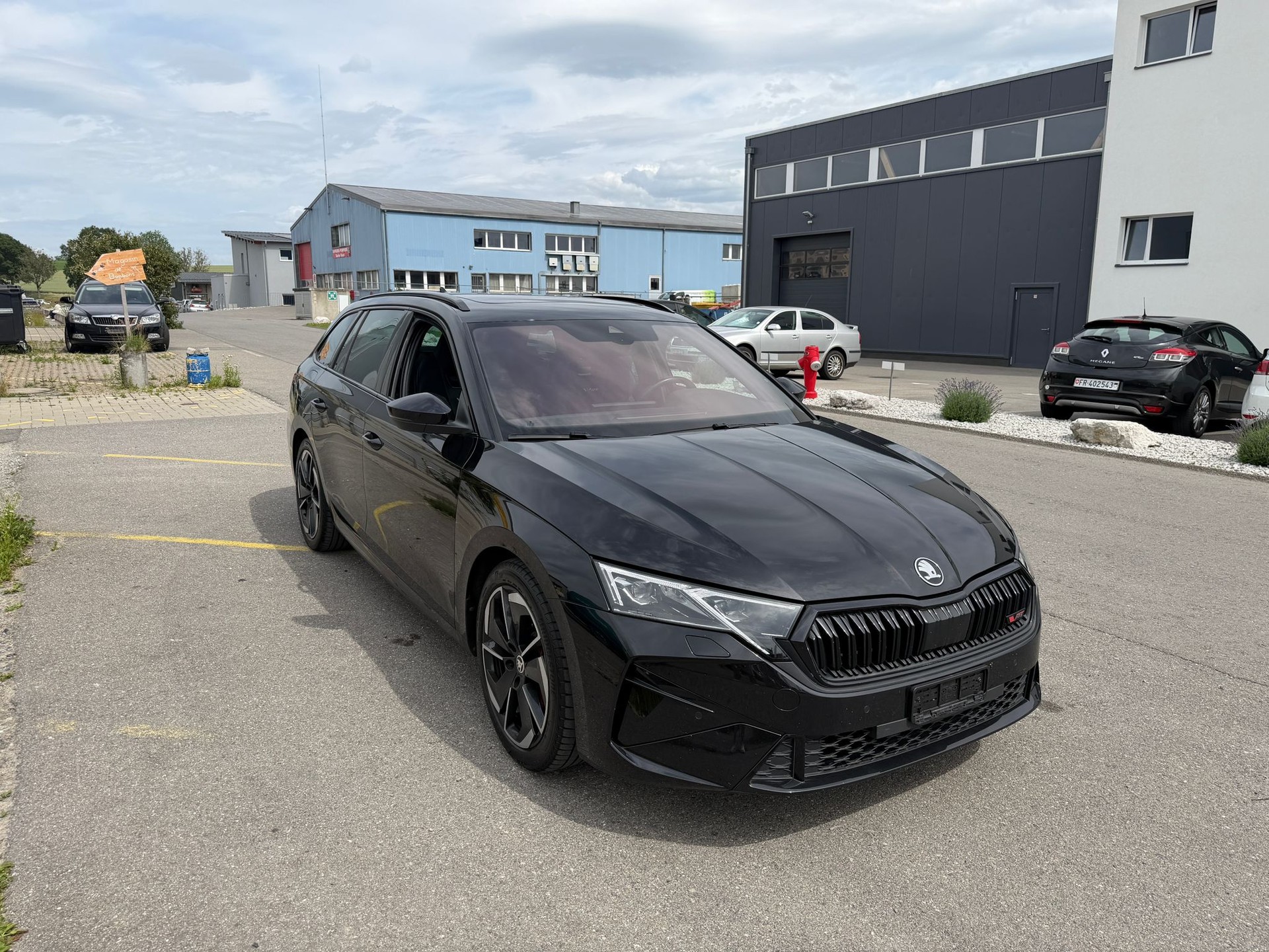 SKODA Octavia Combi 2.0 TSI DSG RS-image-0