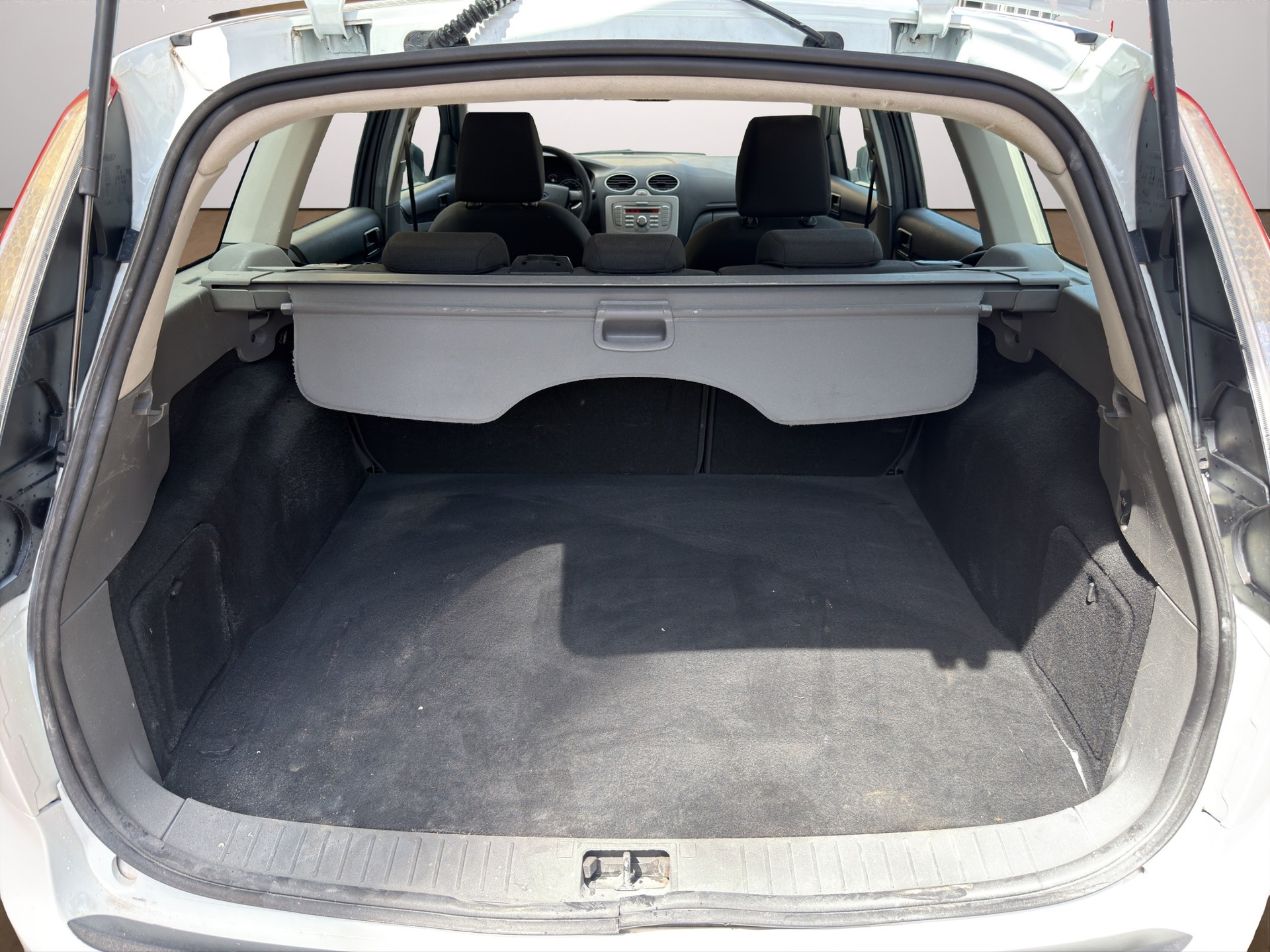 FORD Focus 1.6 TDCi Ambiente-image-13