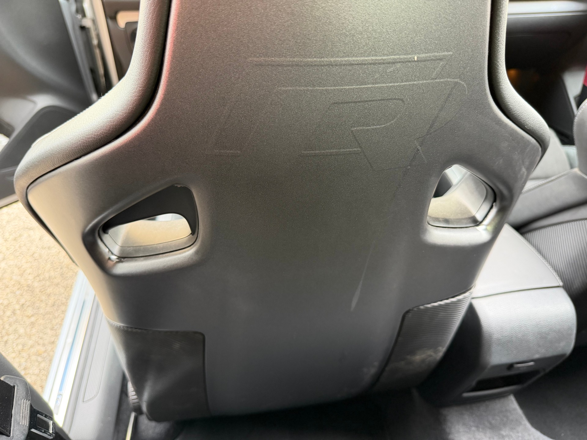 VW Golf Cabrio 2.0 TSI R DSG-image-12