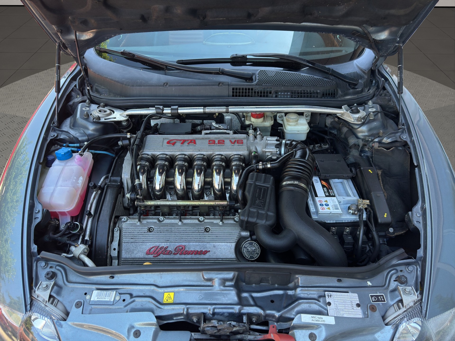 ALFA ROMEO 147 3.2 GTA-image-5