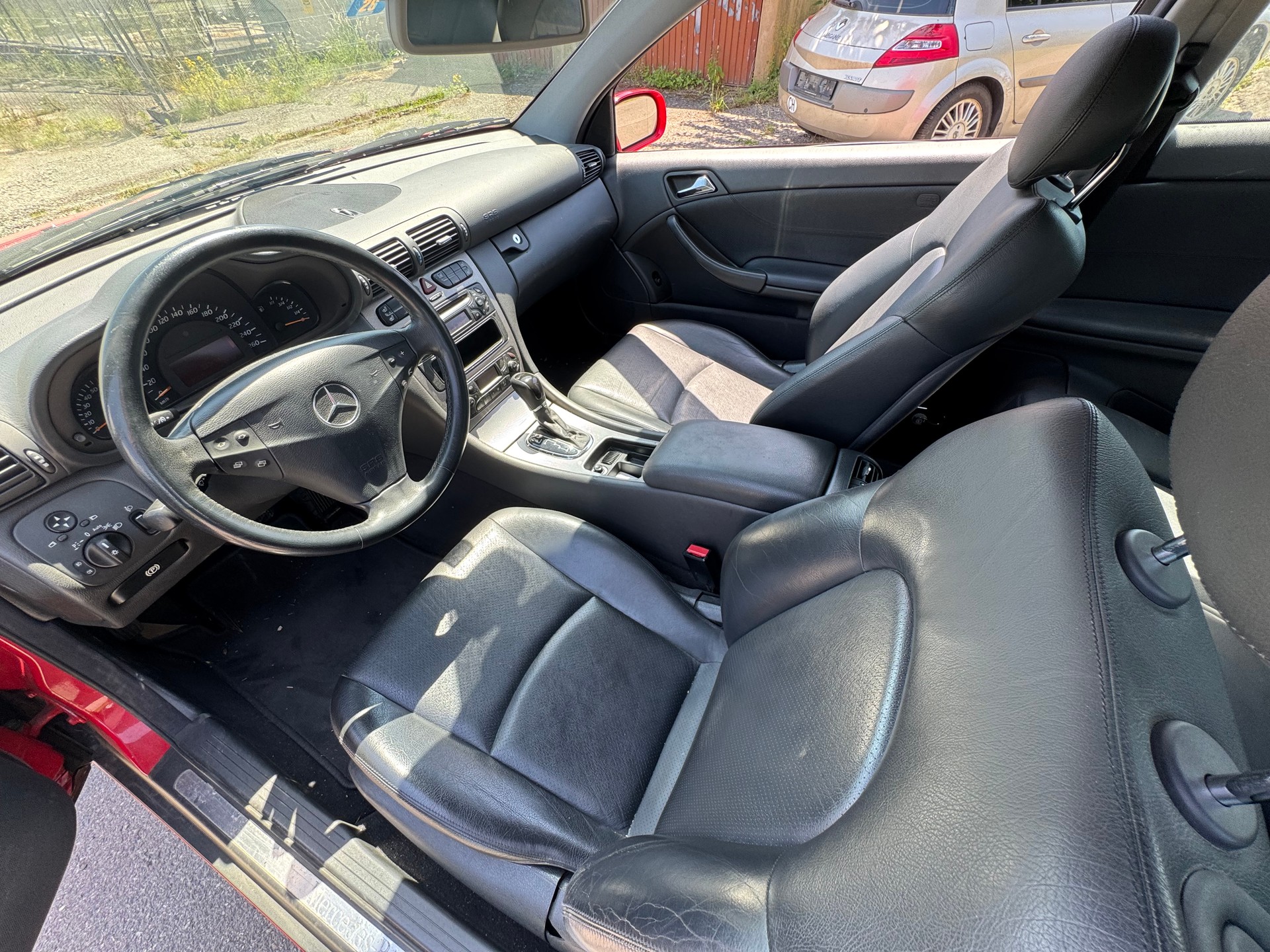 MERCEDES-BENZ C 200 Kompressor-image-13