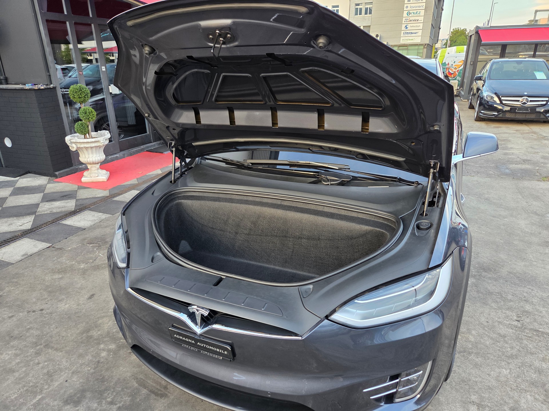 TESLA Model X 100 D-image-11