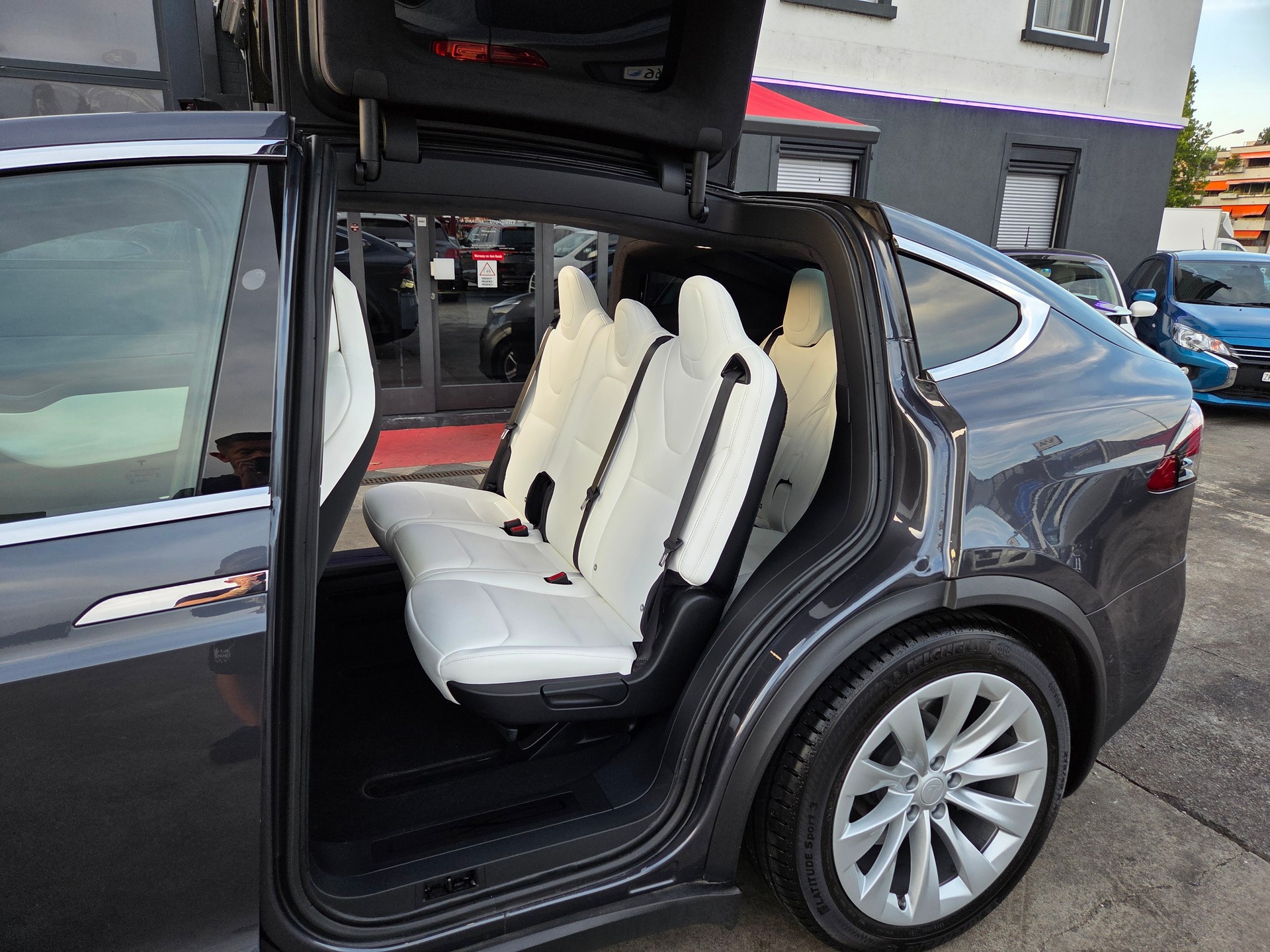 TESLA Model X 100 D-image-14