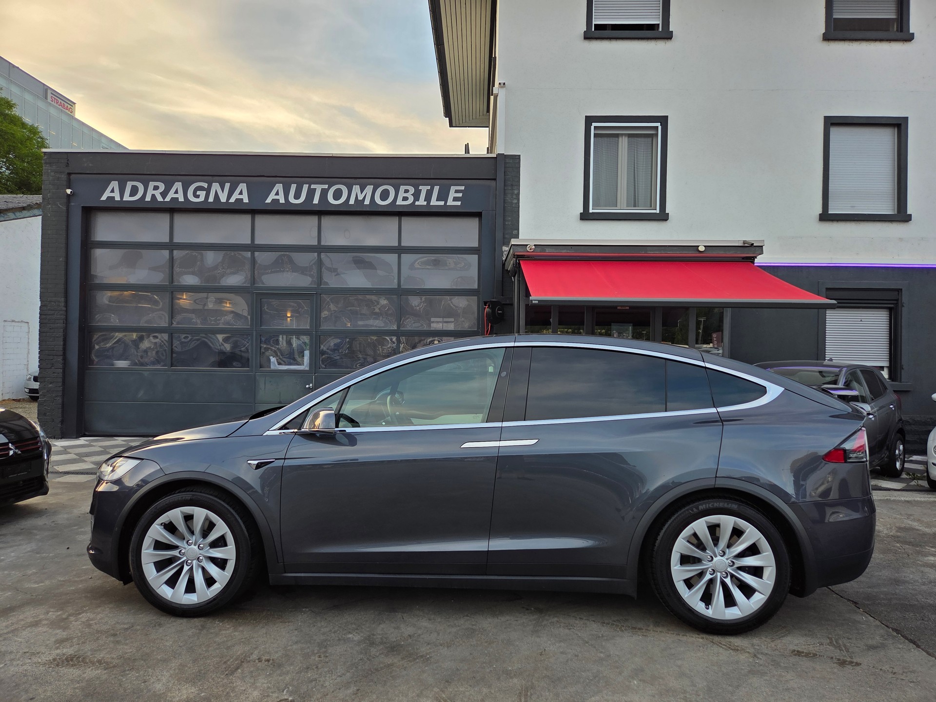 TESLA Model X 100 D-image-4