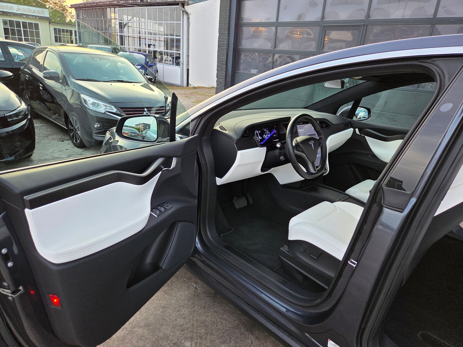 TESLA Model X 100 D-image-12