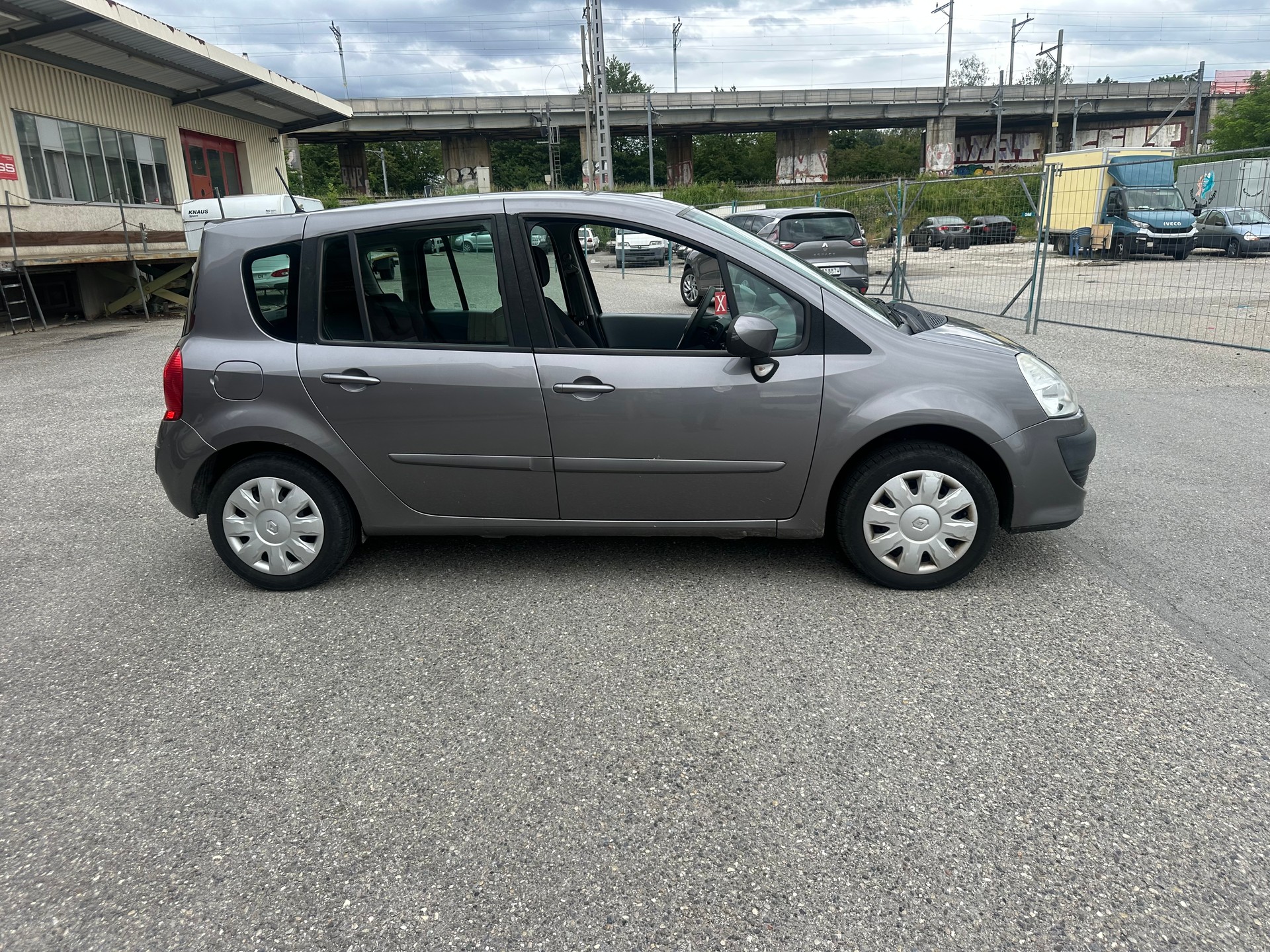 RENAULT Modus 1.2 16V T Expression-image-11
