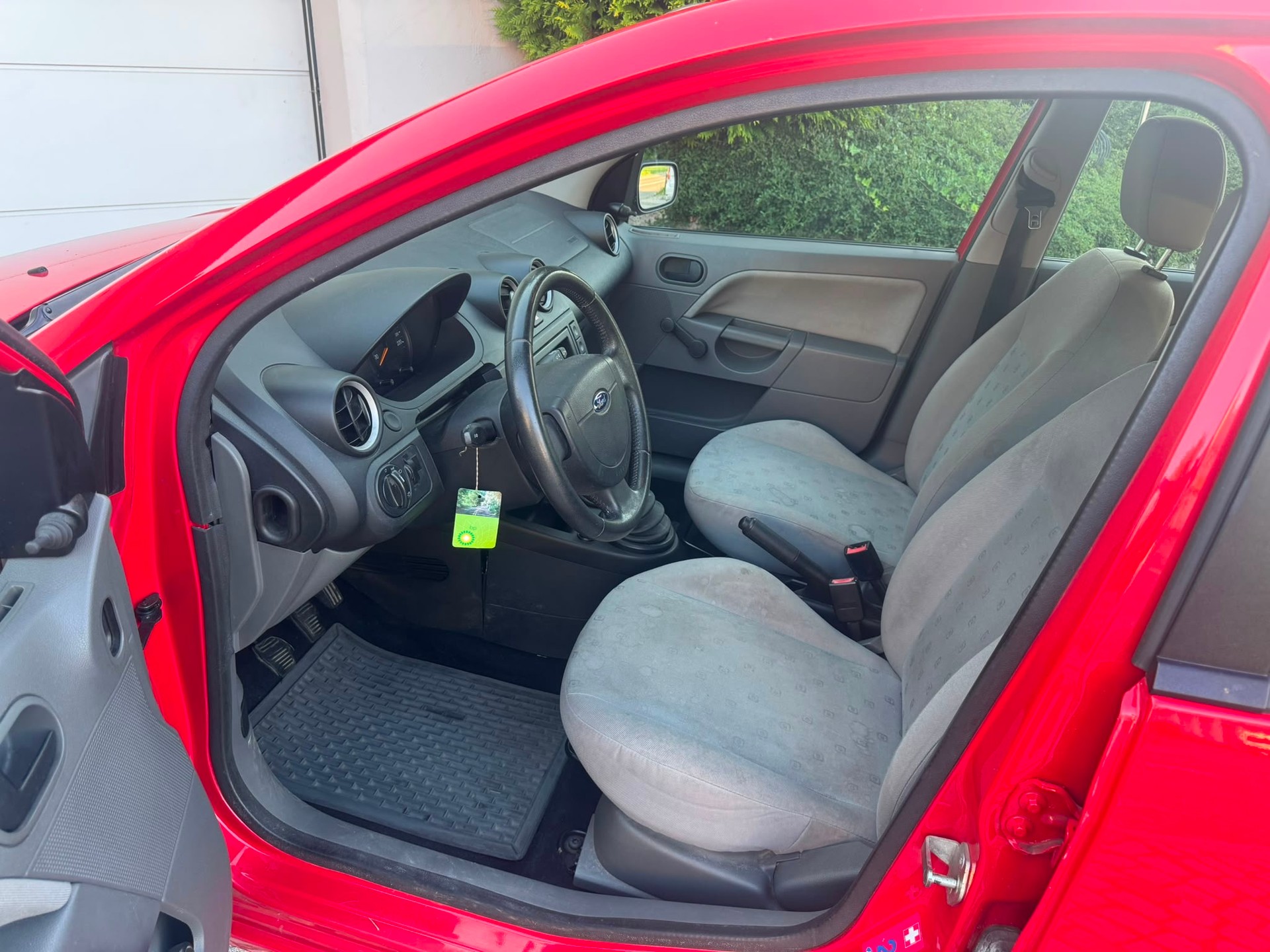 FORD Fiesta 1.3 Ambiente-image-9