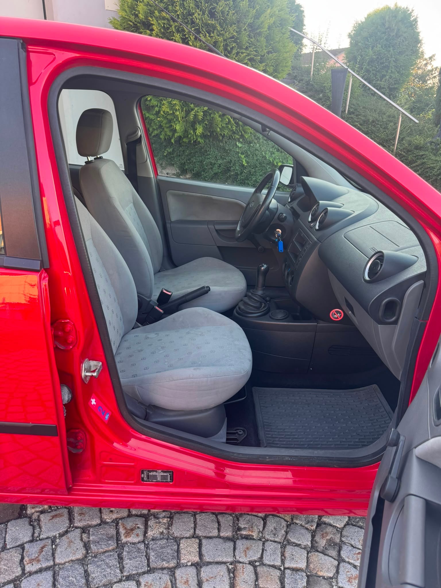 FORD Fiesta 1.3 Ambiente-image-11
