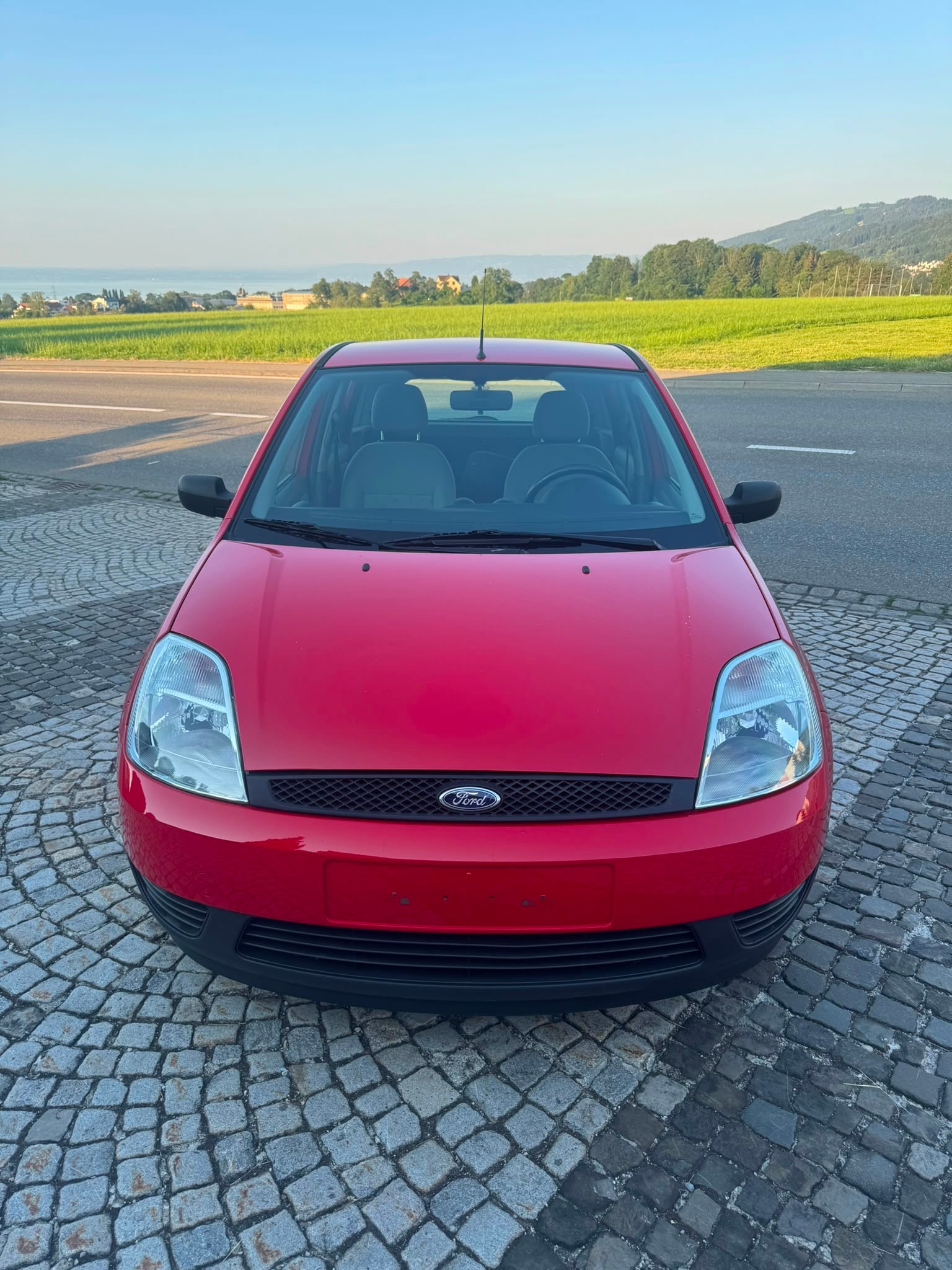 FORD Fiesta 1.3 Ambiente-image-1