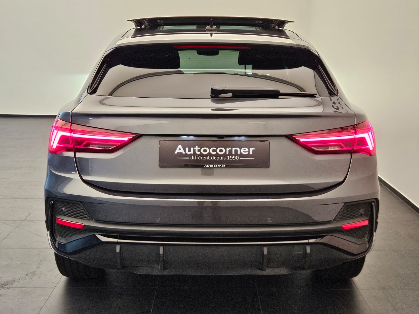 AUDI Q3 Sportback 40 TFSI S line quattro S-tronic-image-7