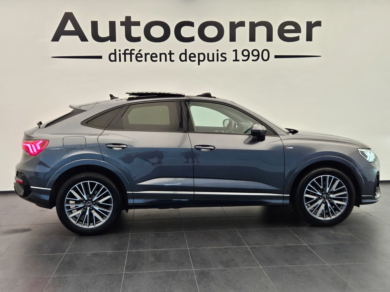 AUDI Q3 Sportback 40 TFSI S line quattro S-tronic-image-5