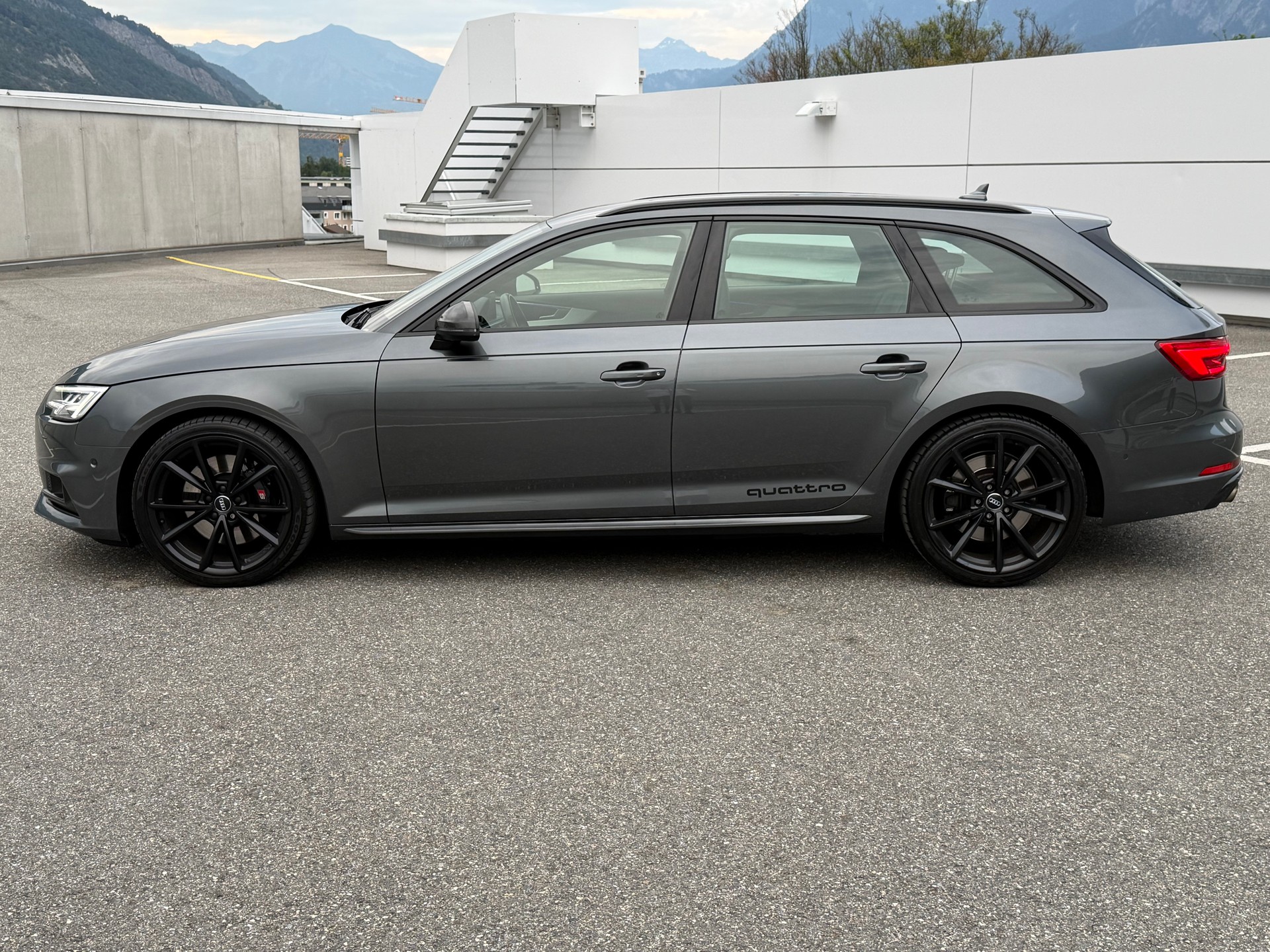 AUDI S4 Avant 3.0 TFSI quattro tiptronic-image-2