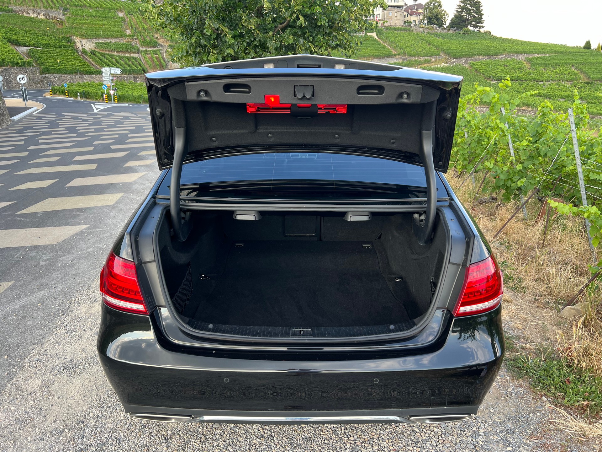 MERCEDES-BENZ E 220 CDI Avantgarde 7G-Tronic-image-14