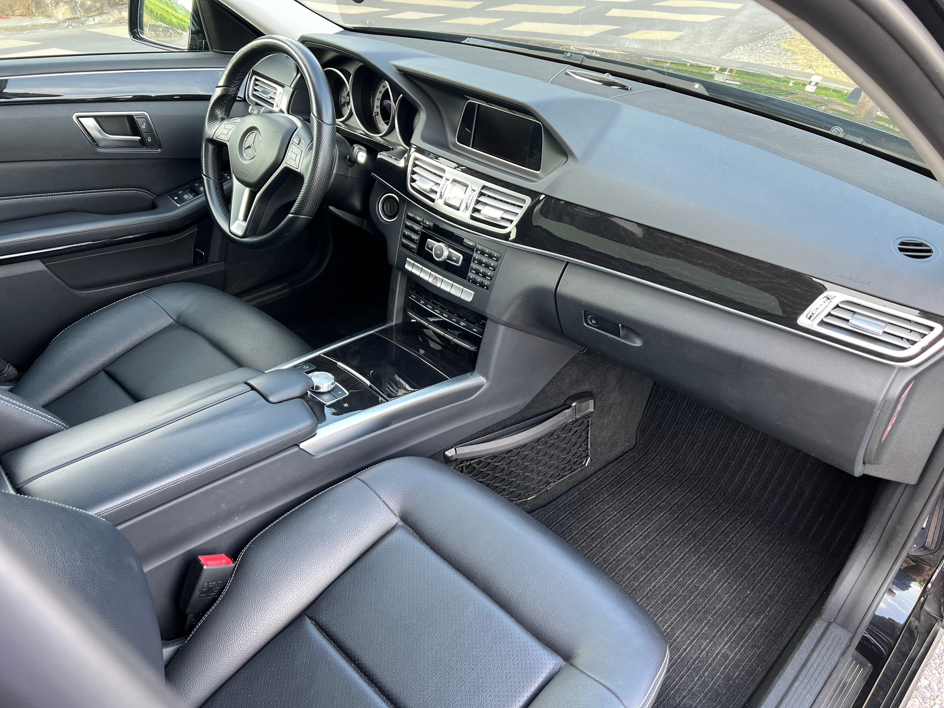 MERCEDES-BENZ E 220 CDI Avantgarde 7G-Tronic-image-6