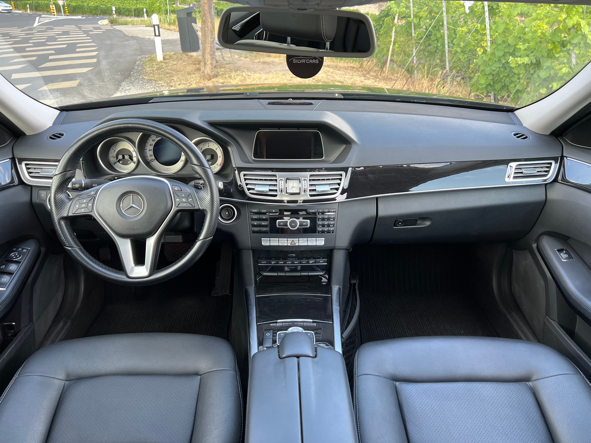 MERCEDES-BENZ E 220 CDI Avantgarde 7G-Tronic-image-10