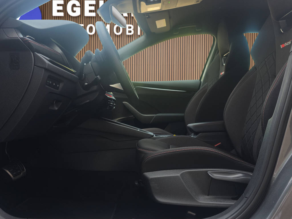 SKODA Octavia Combi 2.0 TSI RS DSG-image-11