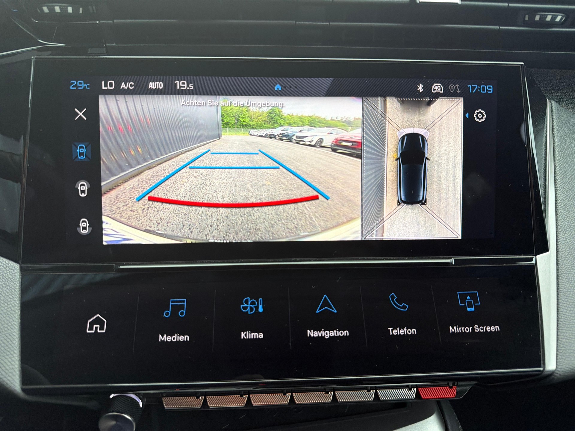 PEUGEOT 308 1.2 PureTech Allure-image-17