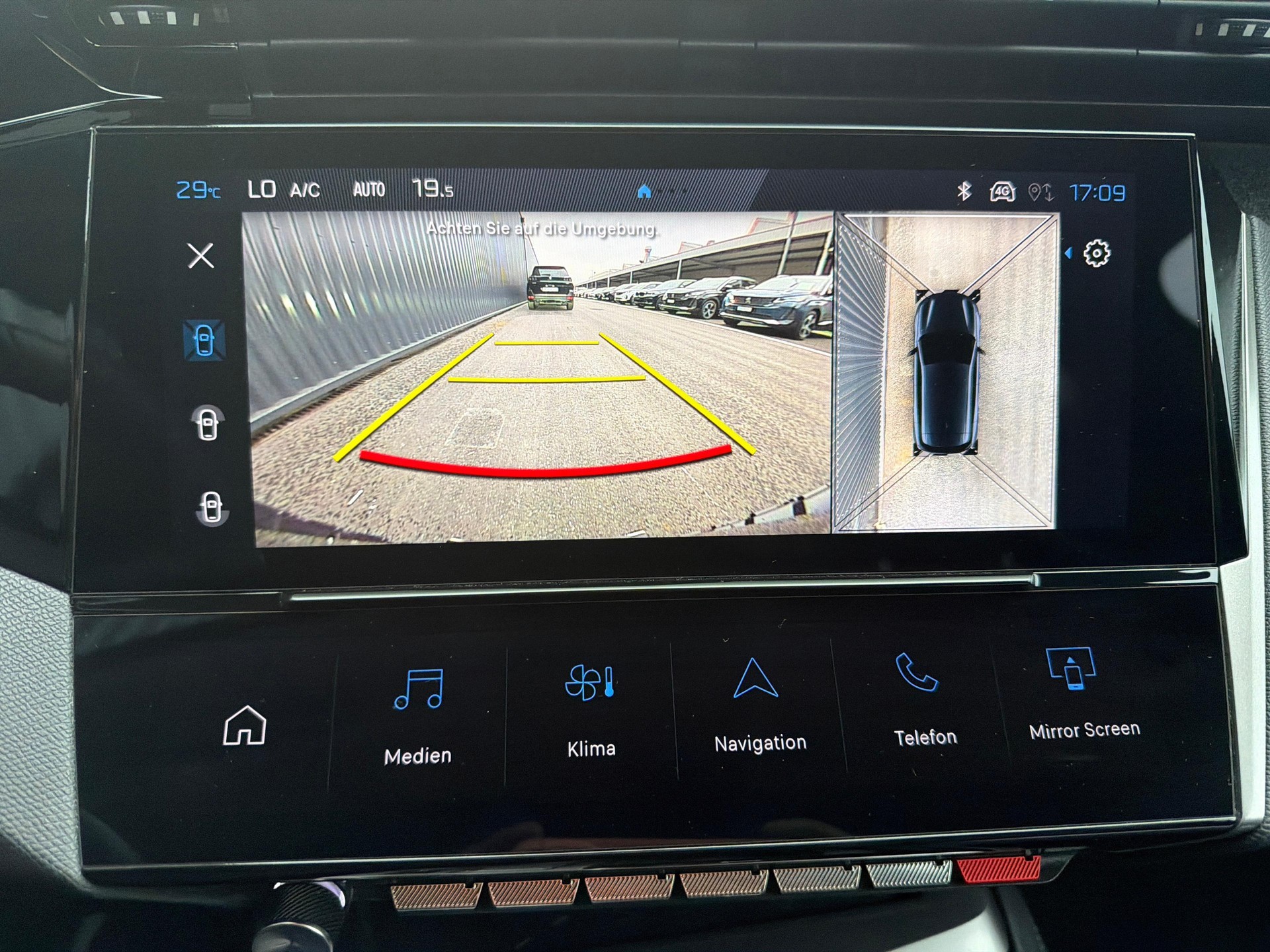 PEUGEOT 308 1.2 PureTech Allure-image-18
