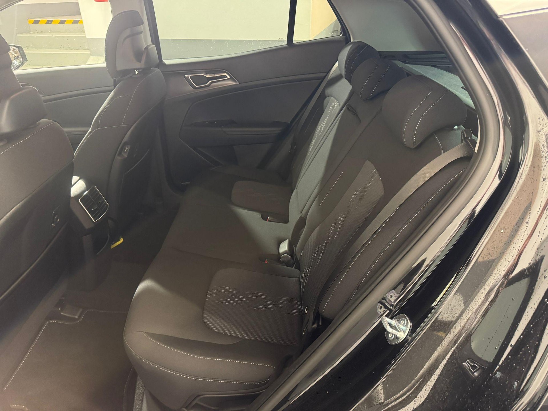 KIA Sportage 1.6 T-GDi PHEV Power Edition 4 x roues hiver alu complètes offert-showroom-element-2