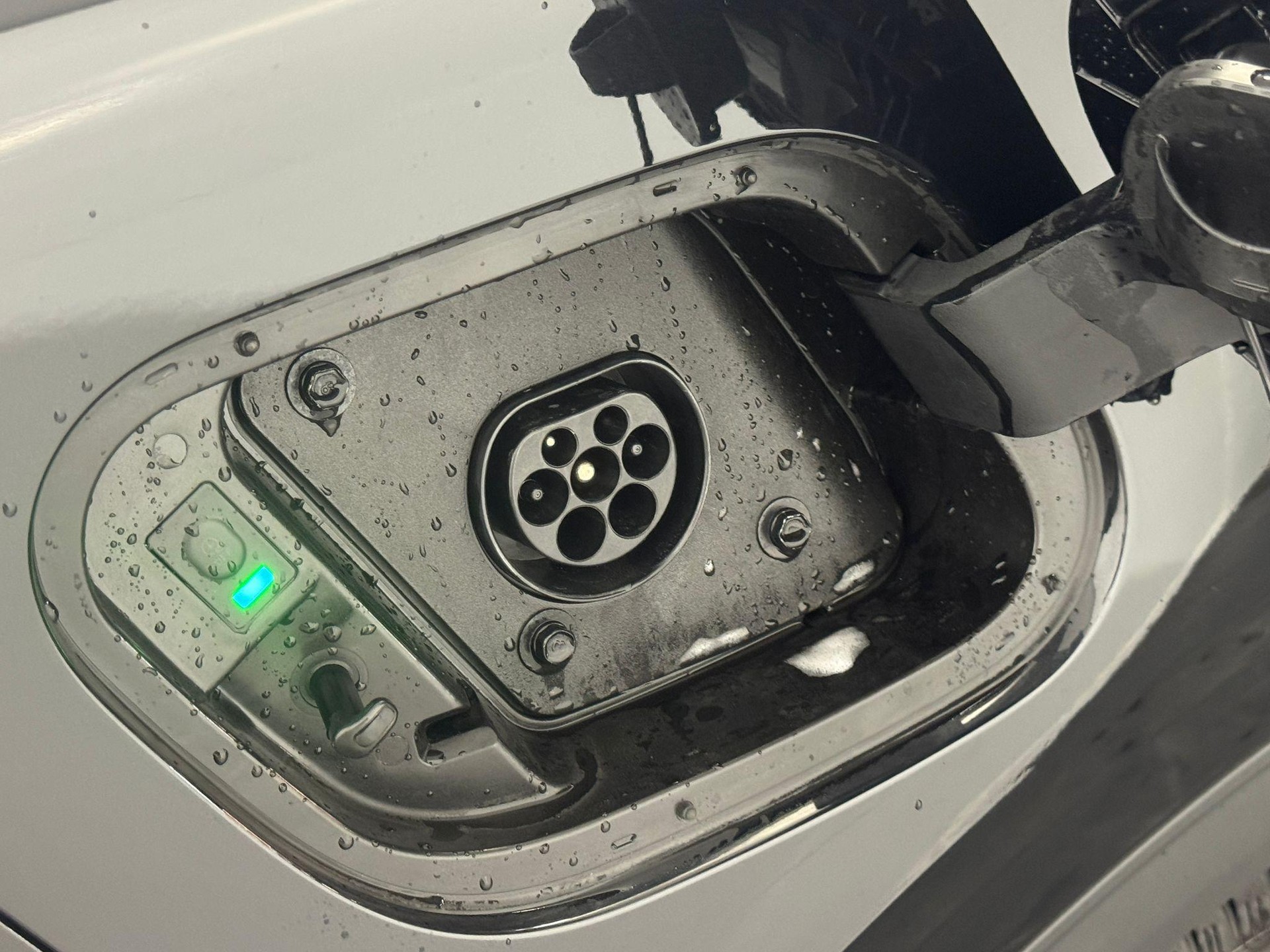 KIA Sportage 1.6 T-GDi PHEV Power Edition 4 x roues hiver alu complètes offert-image-12