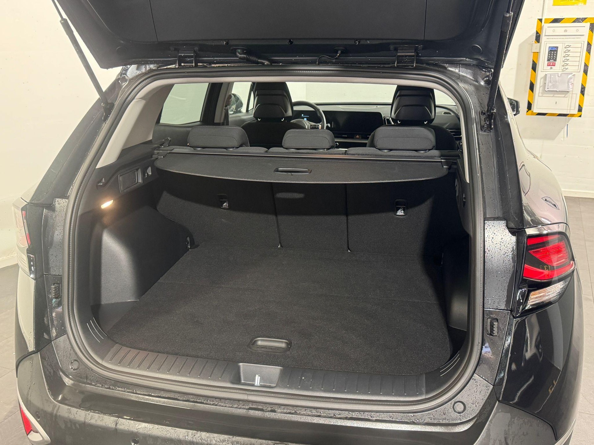 KIA Sportage 1.6 T-GDi PHEV Power Edition-image-13