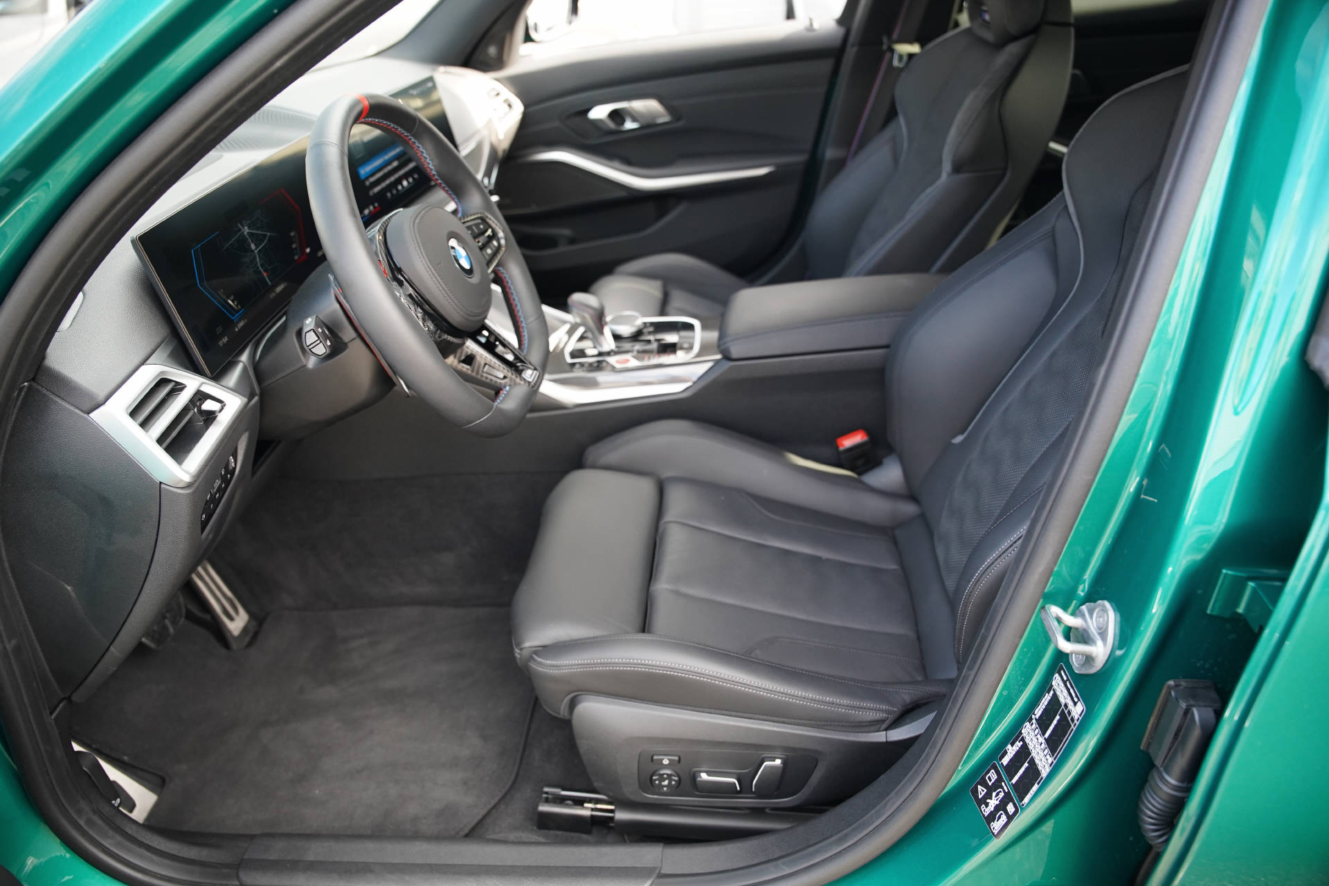BMW M3 Competition M xDrive LCI-image-7
