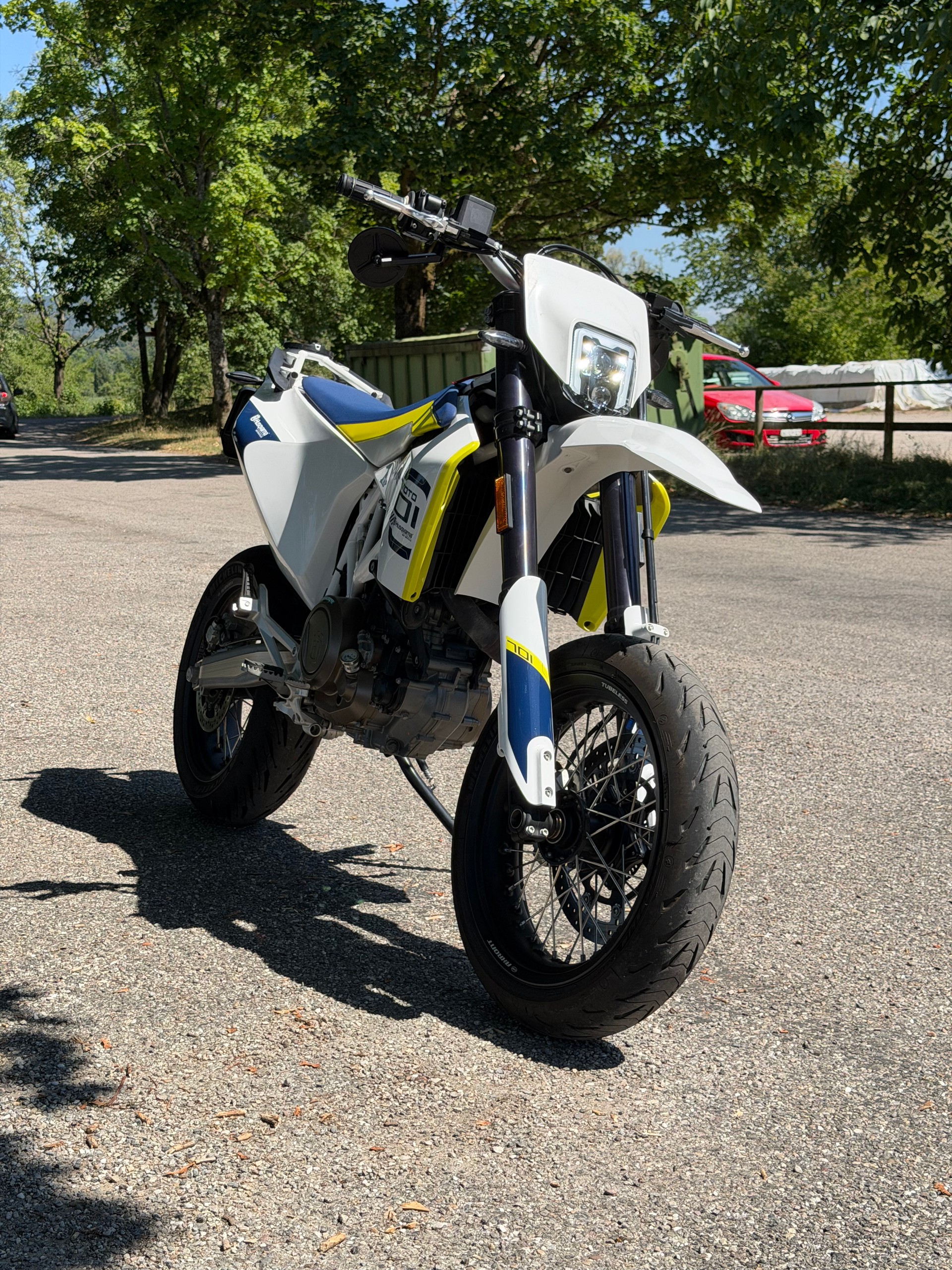 HUSQVARNA 701 Supermoto (35kW)-image-2
