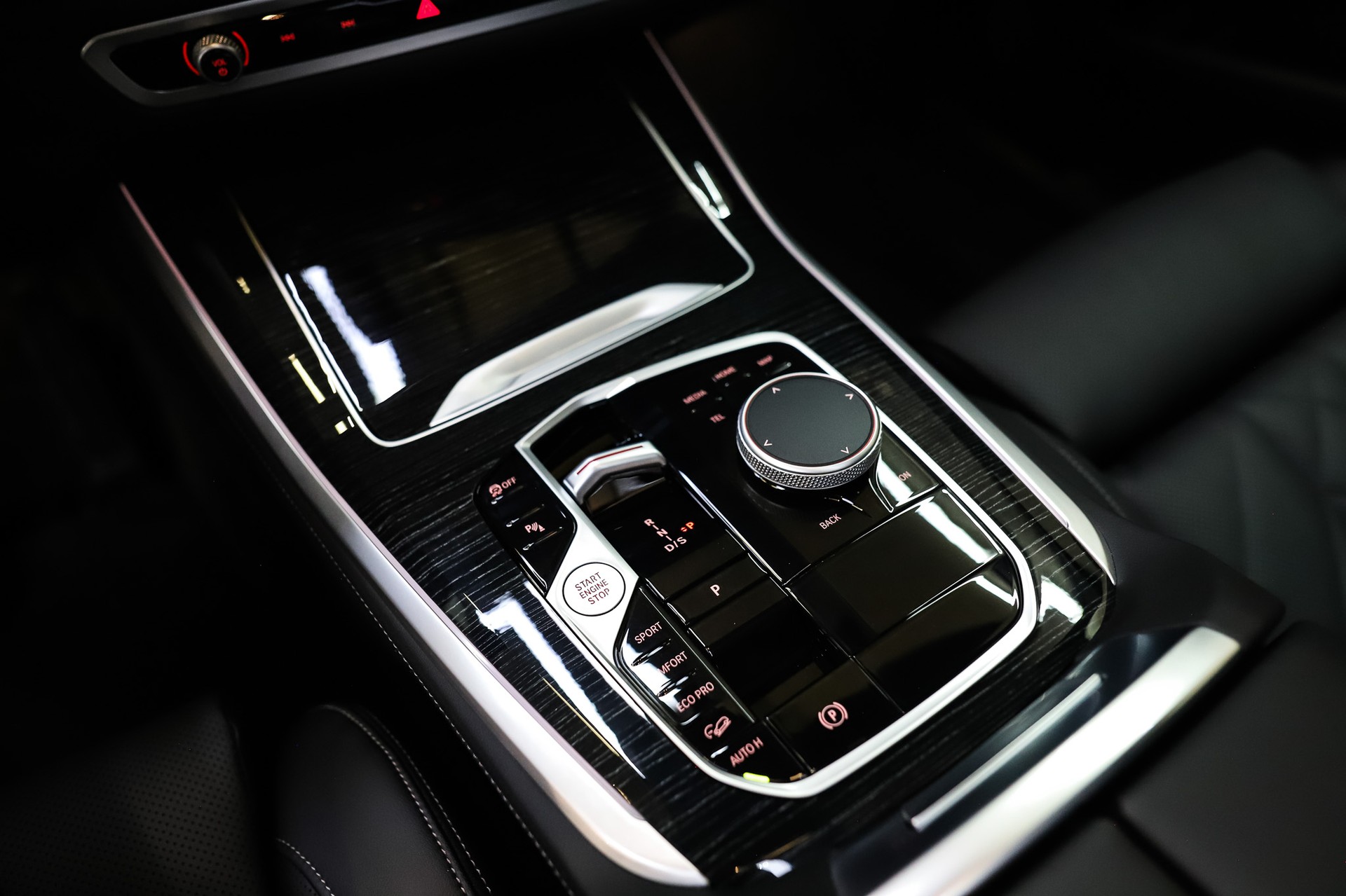 BMW X5 xDrive 48V M60i M Sport Pro Steptronic-image-21