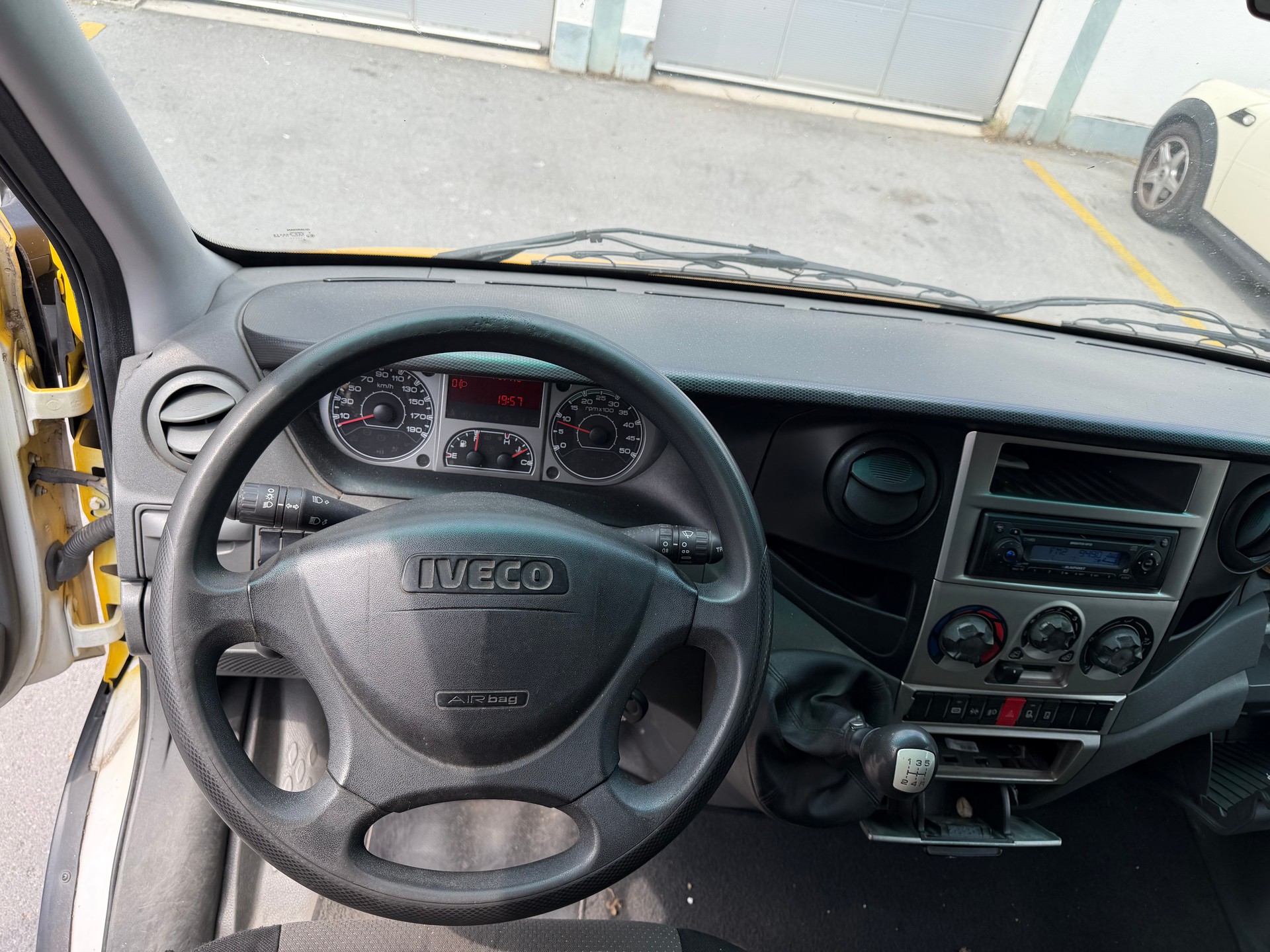 IVECO 35 S 14 V GKCA43A3B1-image-4