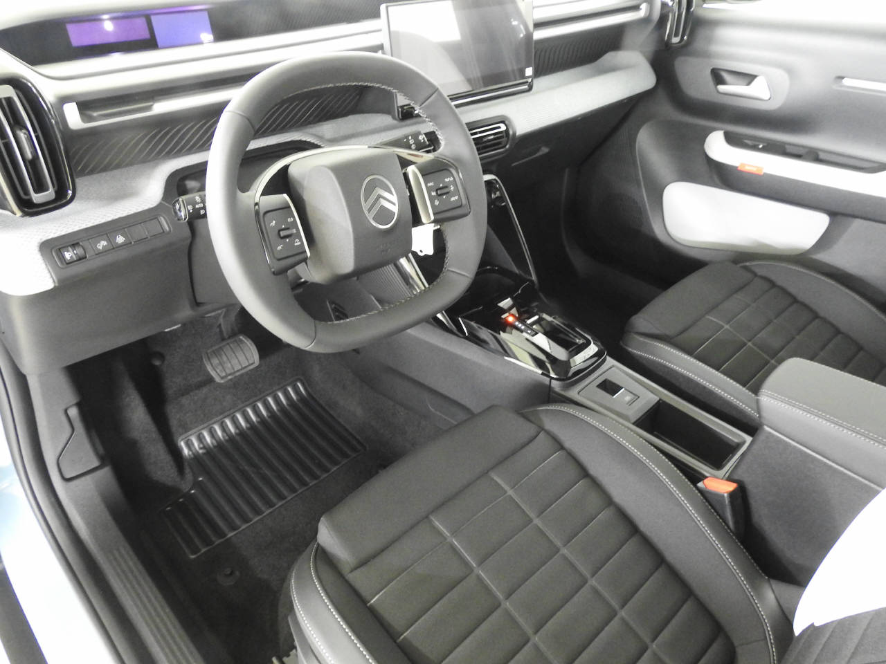CITROEN C3 1.2 Hybrid Plus-image-14