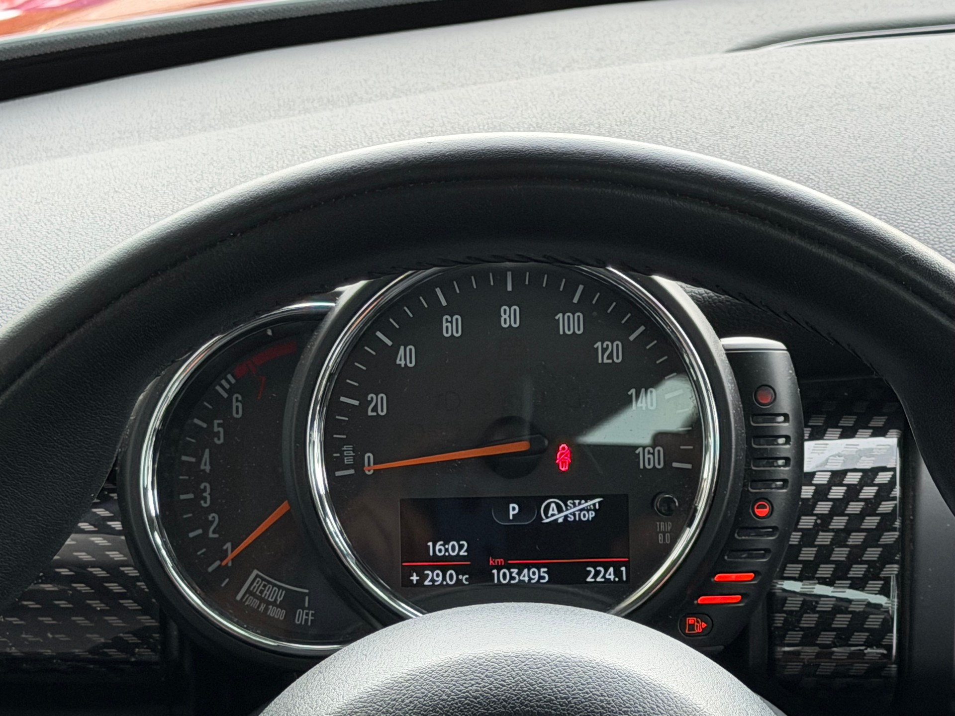 MINI Mini F55 2.0i Cooper S-image-13